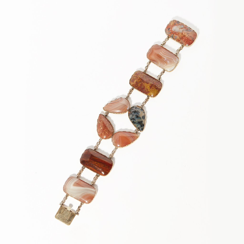 An agate set bracelet