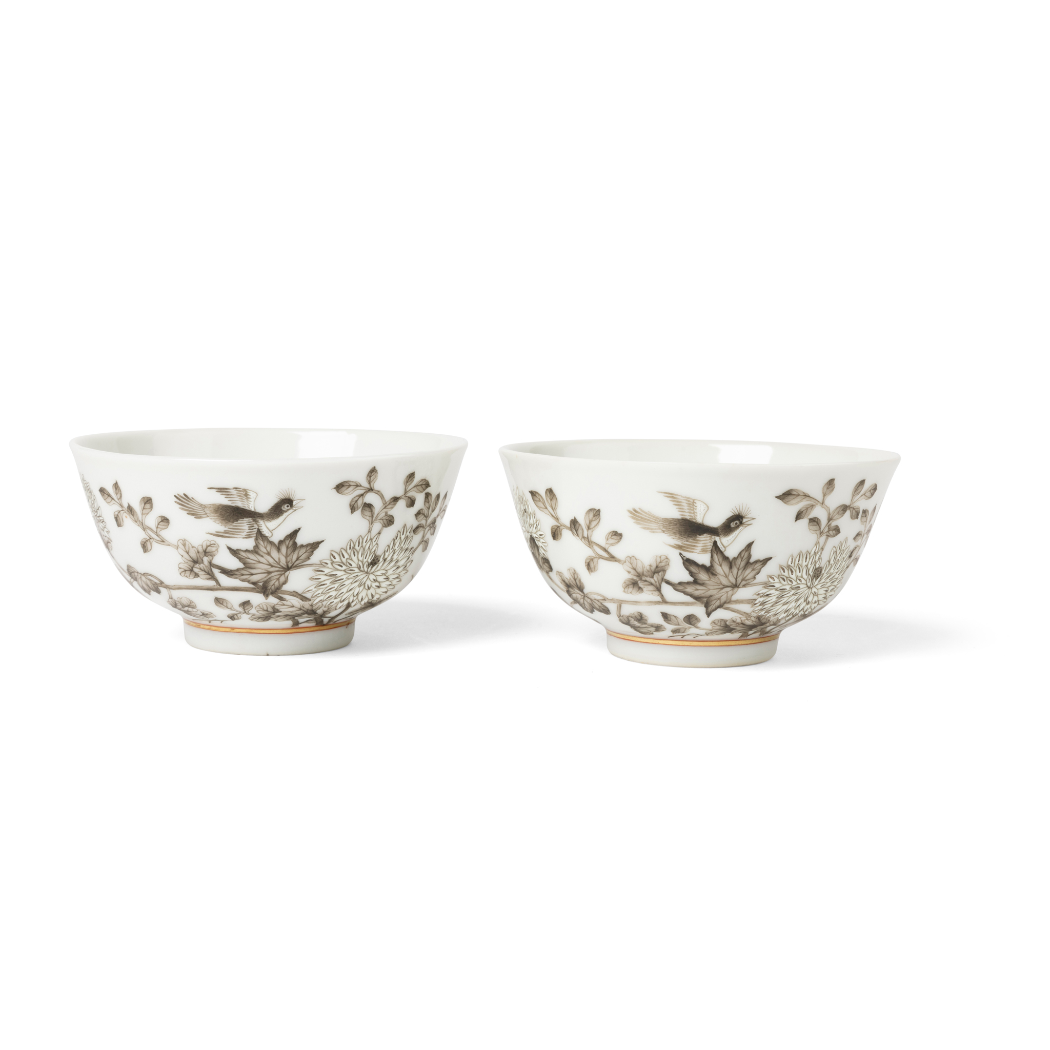 PAIR OF CHINESE GRISAILLE-DECORATED 'FLORAL' CUPS