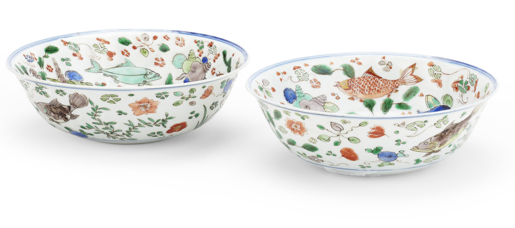 PAIR OF CHINESE PORCELAIN DOUCAI BOWLS