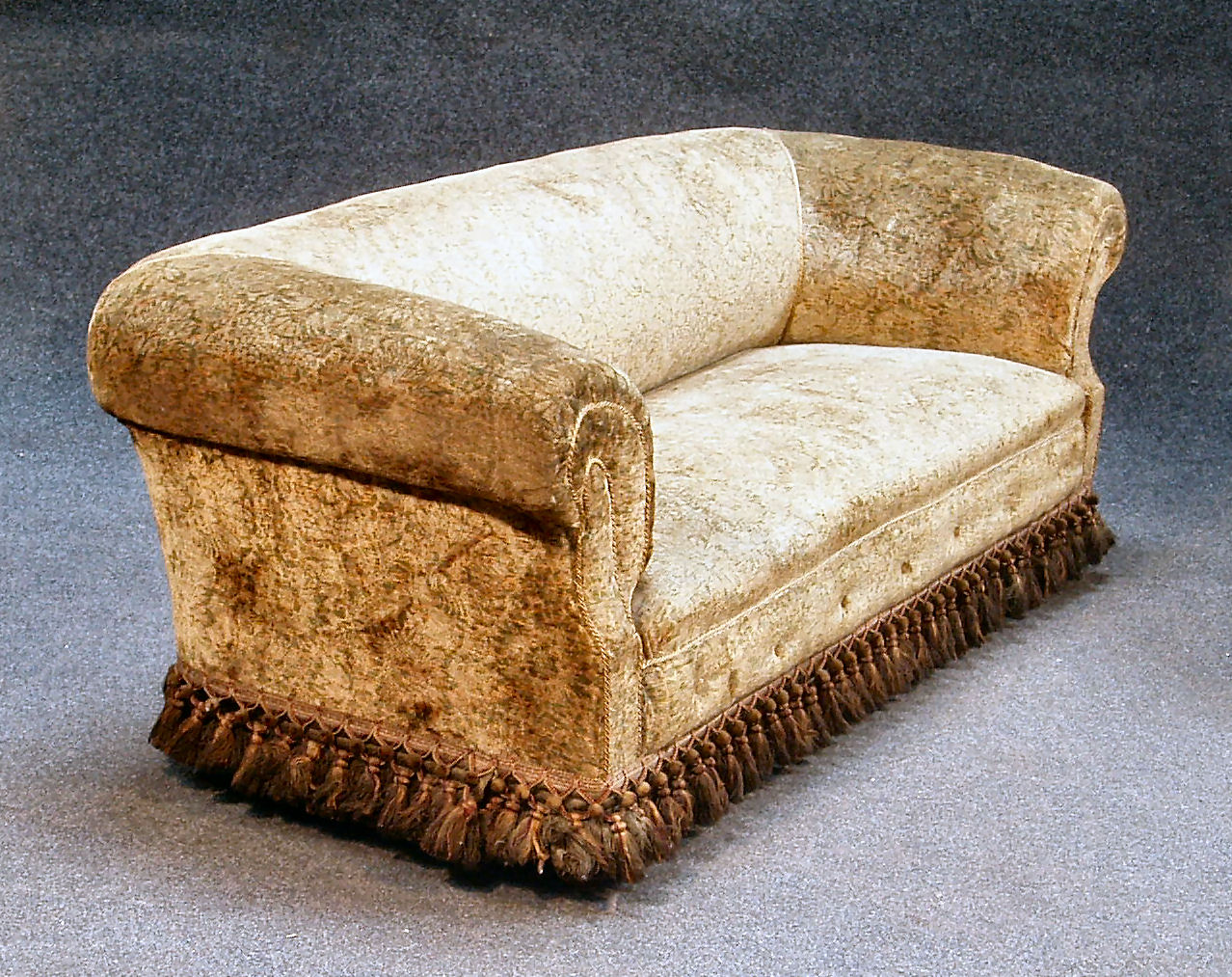 A Victorian mahogany framed chesterfield settee