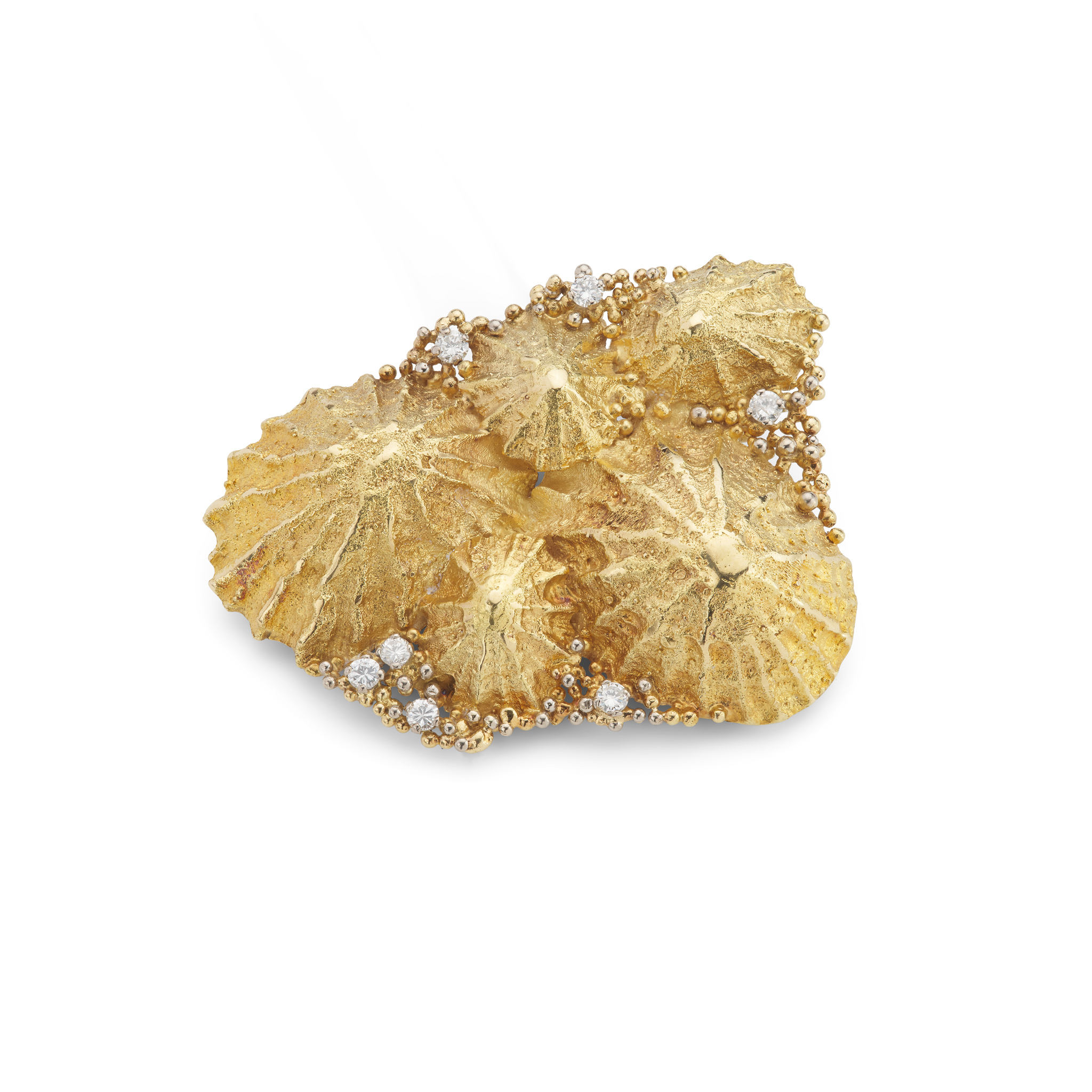 Charles de Temple: A gold limpets pendant / brooch, 1991