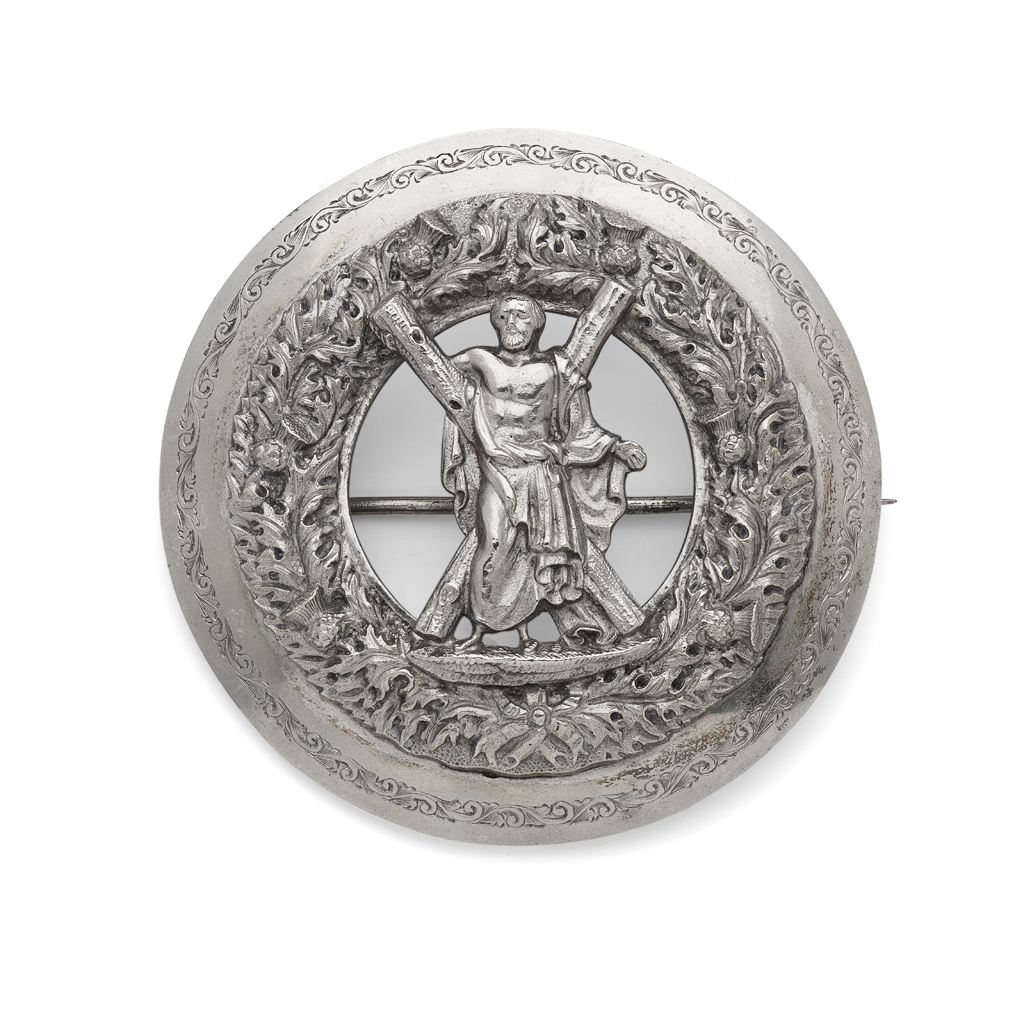 A BLACK WATCH WHITE METAL PLAID BROOCH