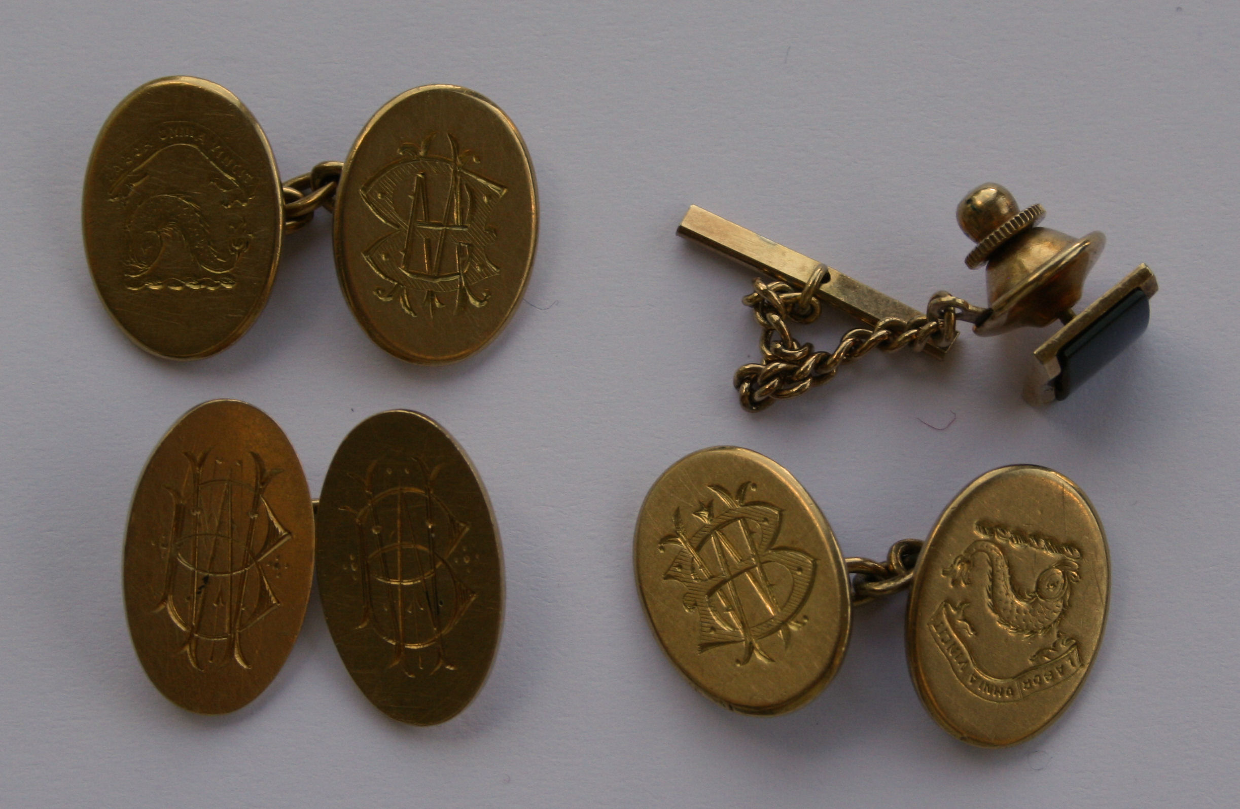 A pair of gent's 18ct gold cufflinks