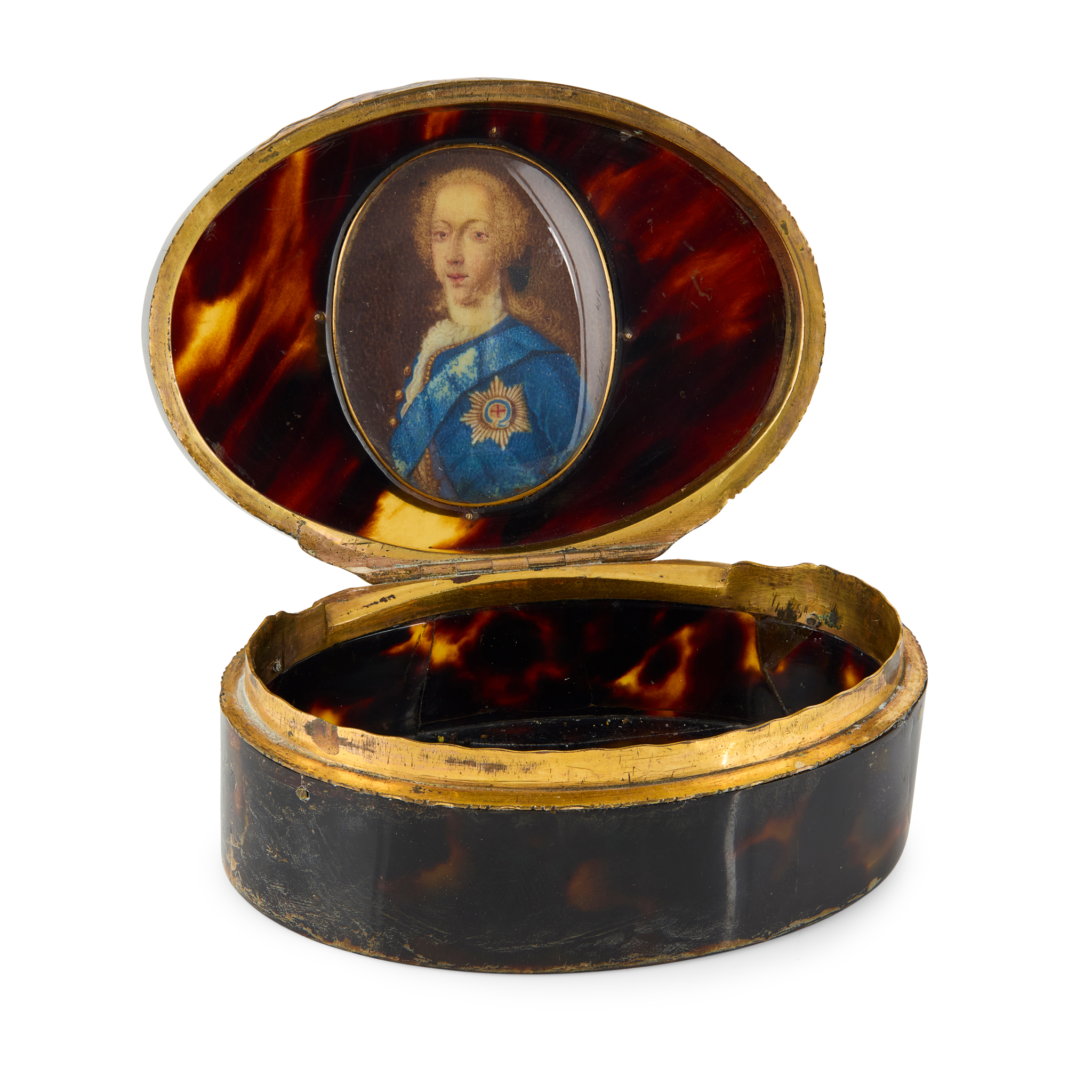 A TORTOISESHELL AND ORMOLU JACOBITE PORTRAIT SNUFF BOX
