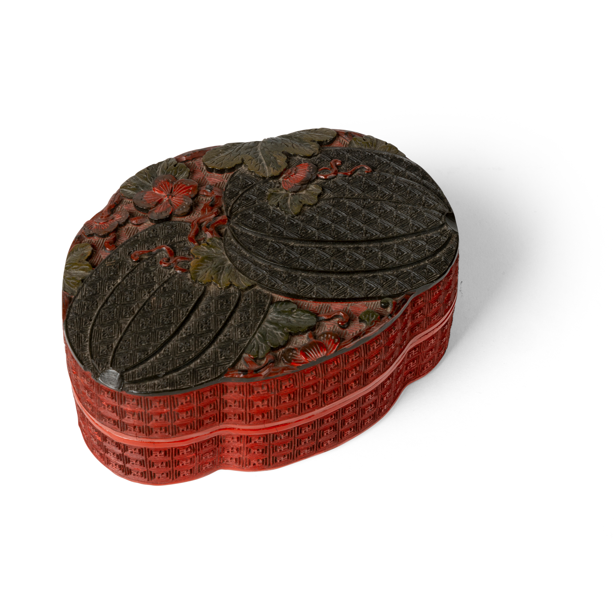 THREE-COLOUR CINNABAR LACQUER 'MELONS' BOX AND COVER