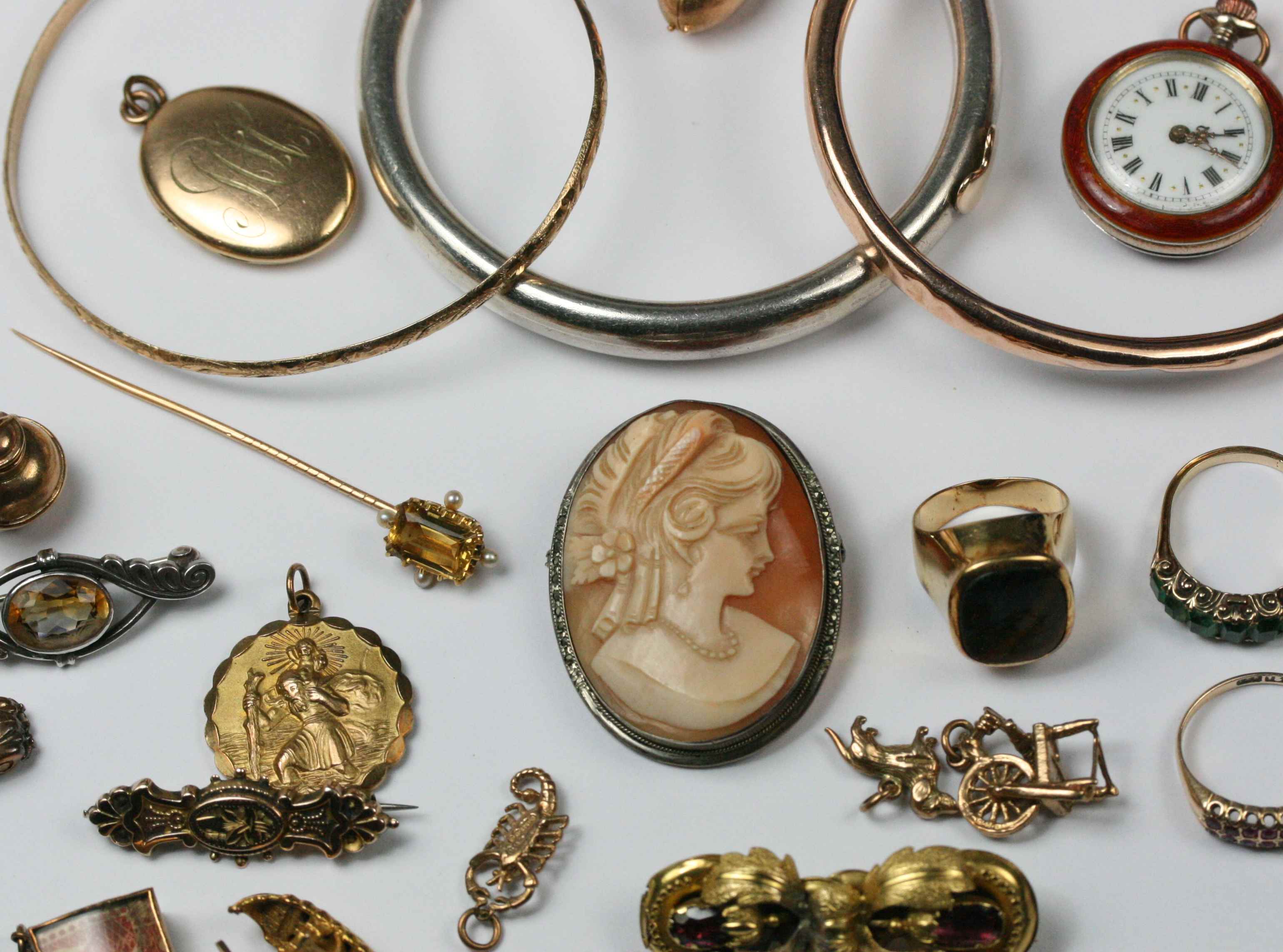 A collection of jewellery