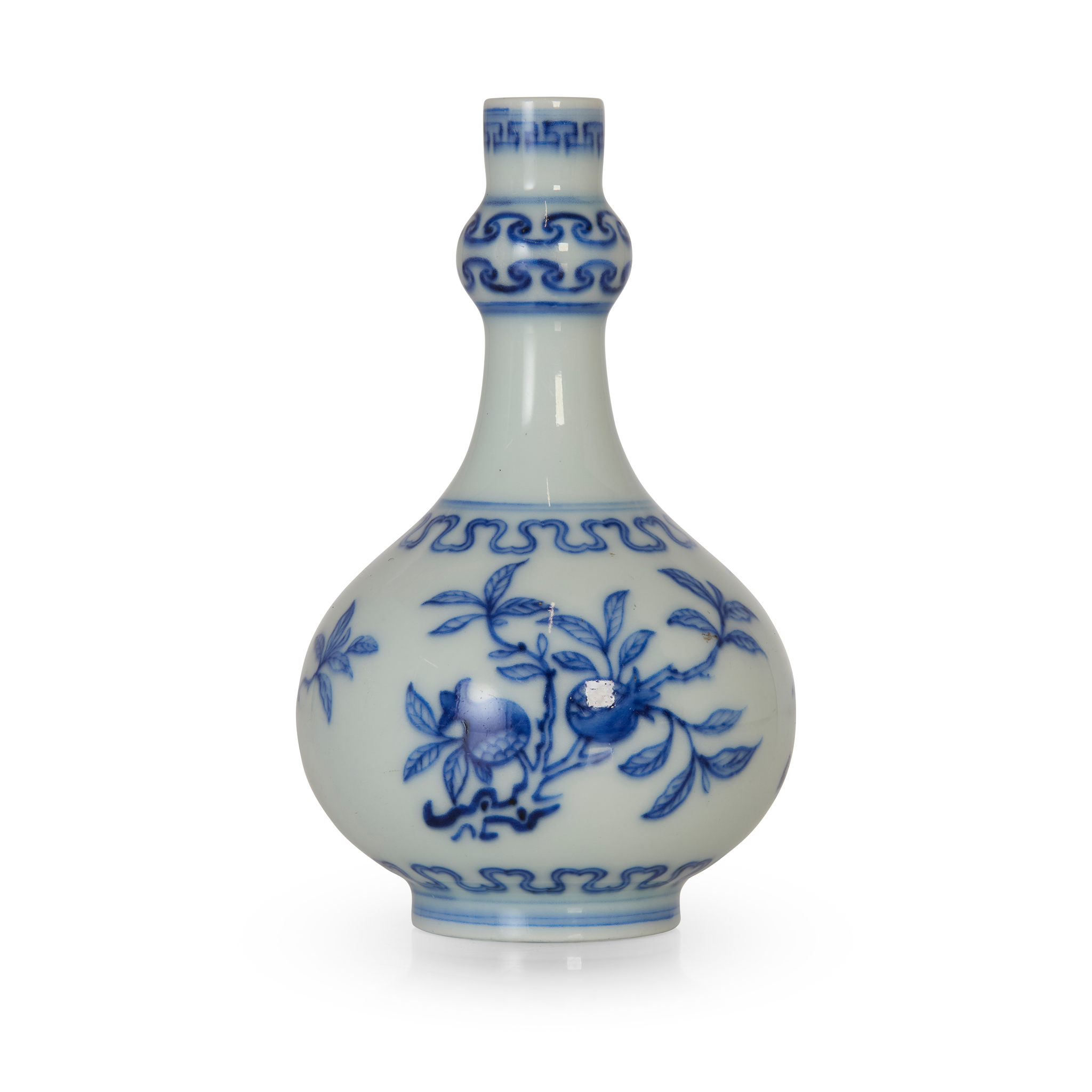 SMALL CHINESE BLUE AND WHITE 'SANDUO' VASE
