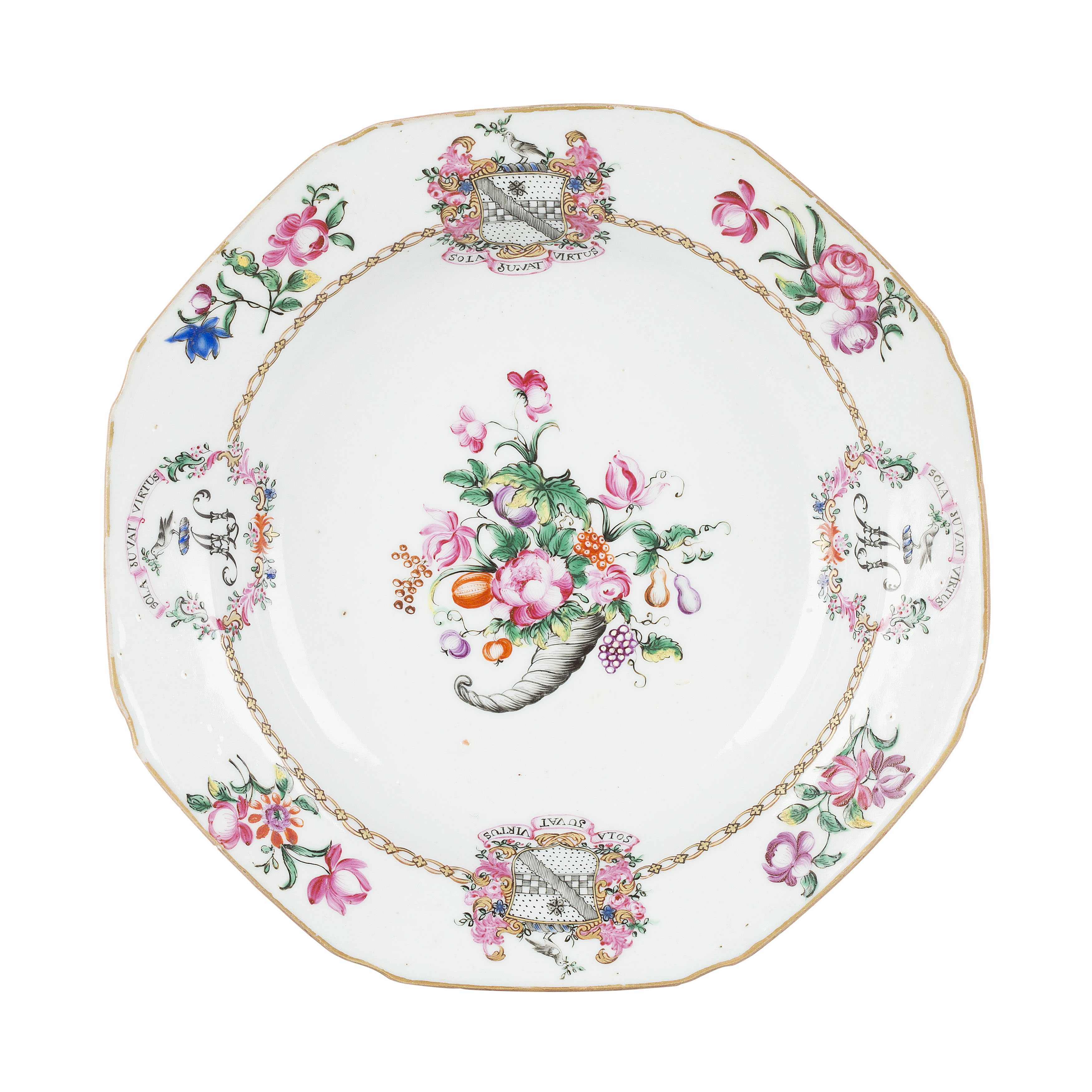 CHINESE EXPORT 'FAMILLE ROSE' ARMORIAL PLATE