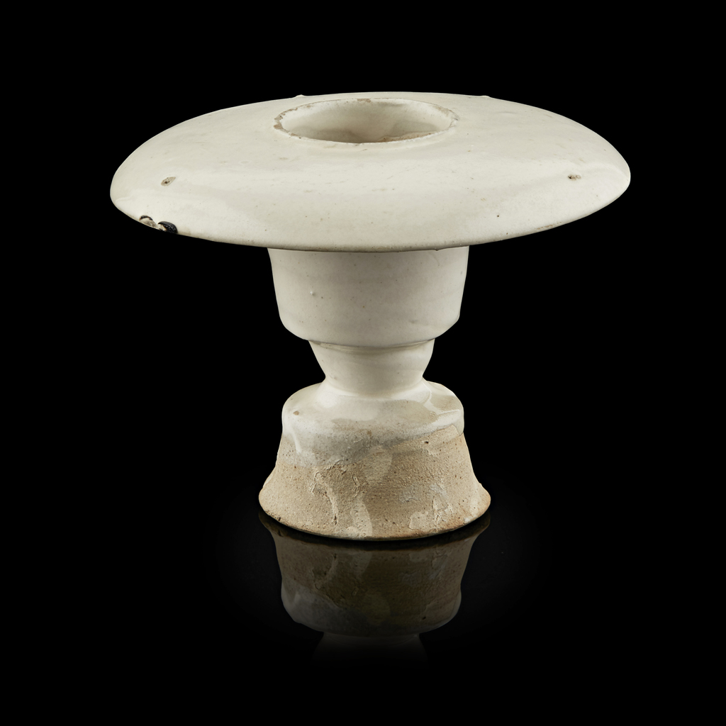 CIZHOU WHITE-GLAZED STONEWARE LAMP STAND, XING LU
