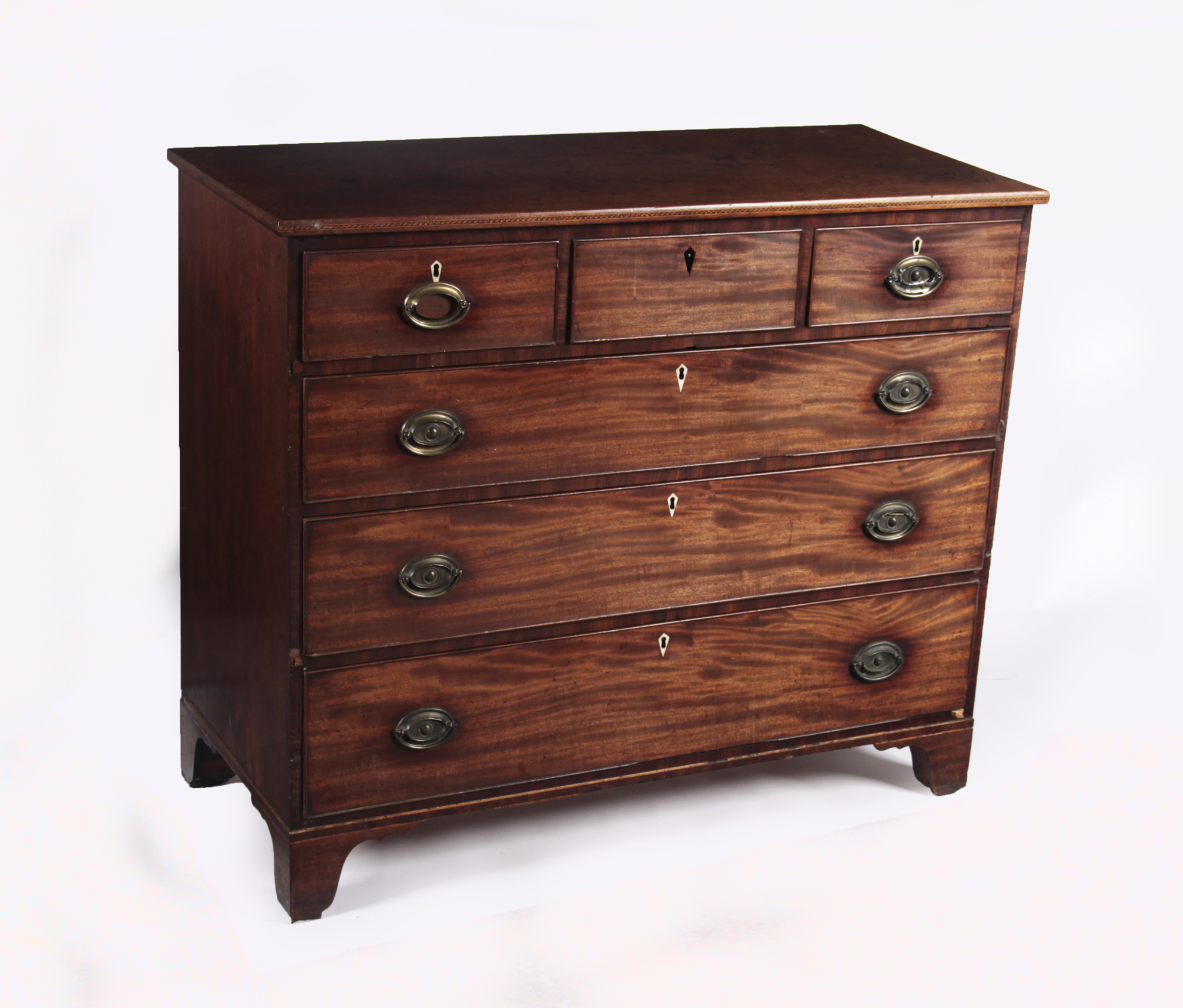 MAHOGANY CHEST OF DRAWERS