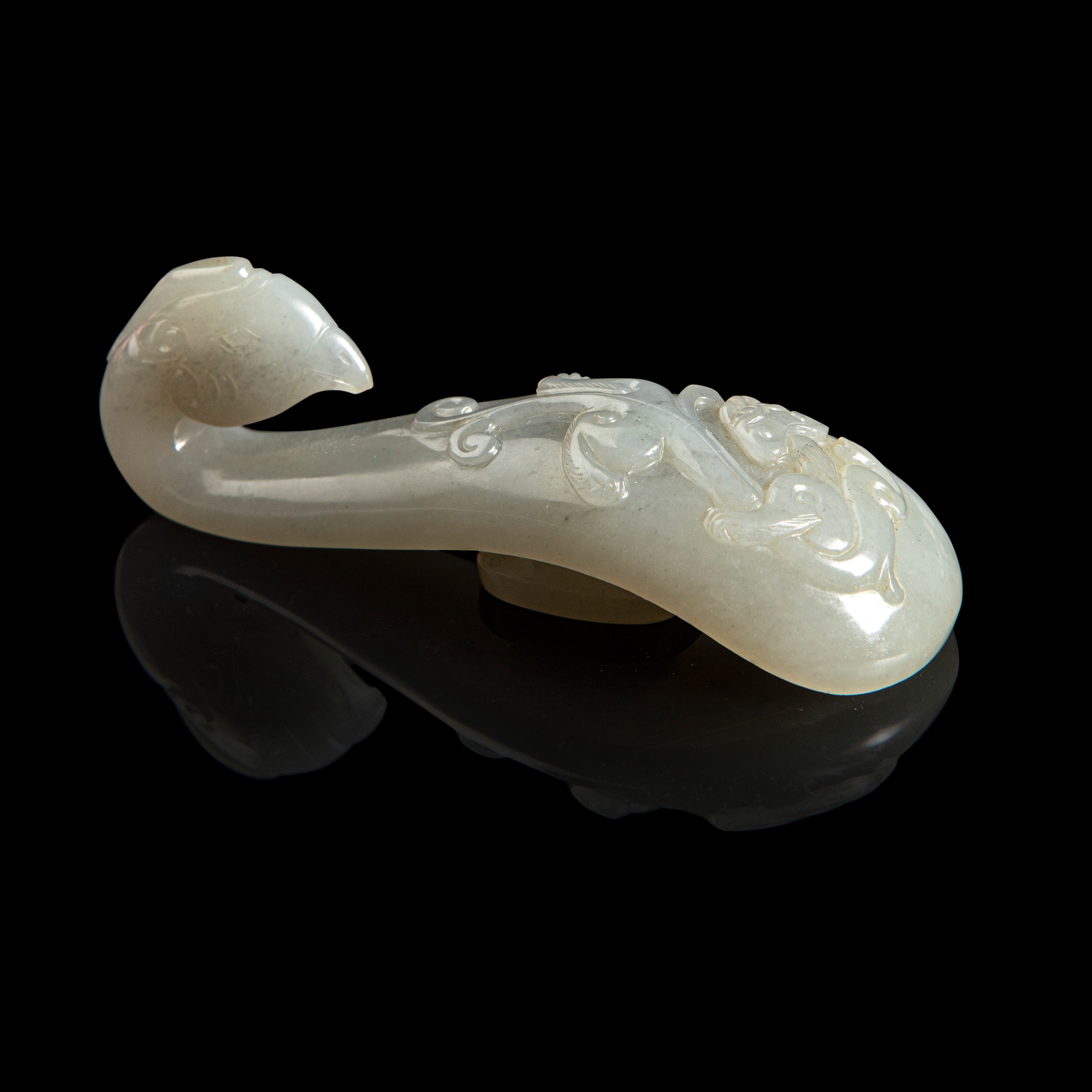 GREYISH PALE CELADON JADE 'PHOENIX' BELT HOOK