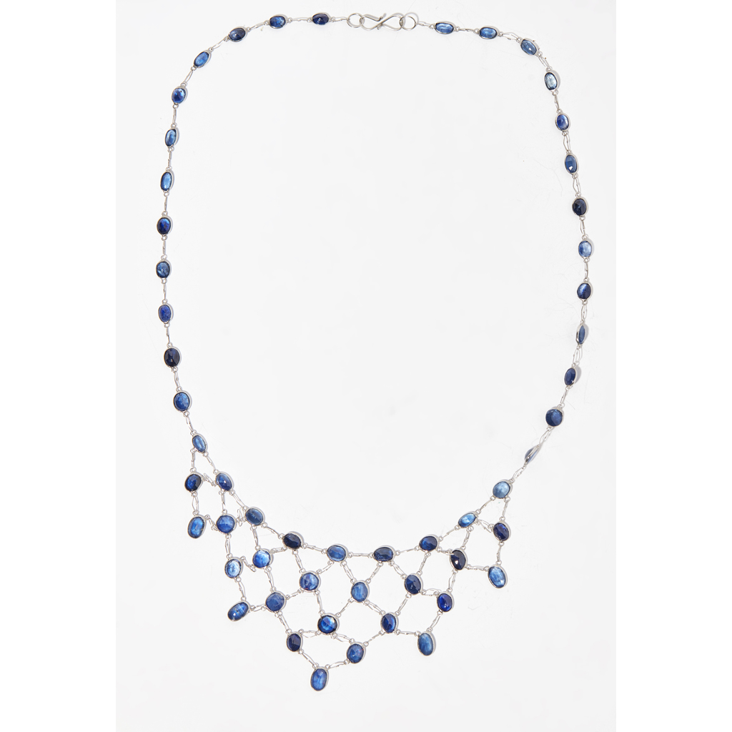 A sapphire set fringed necklace
