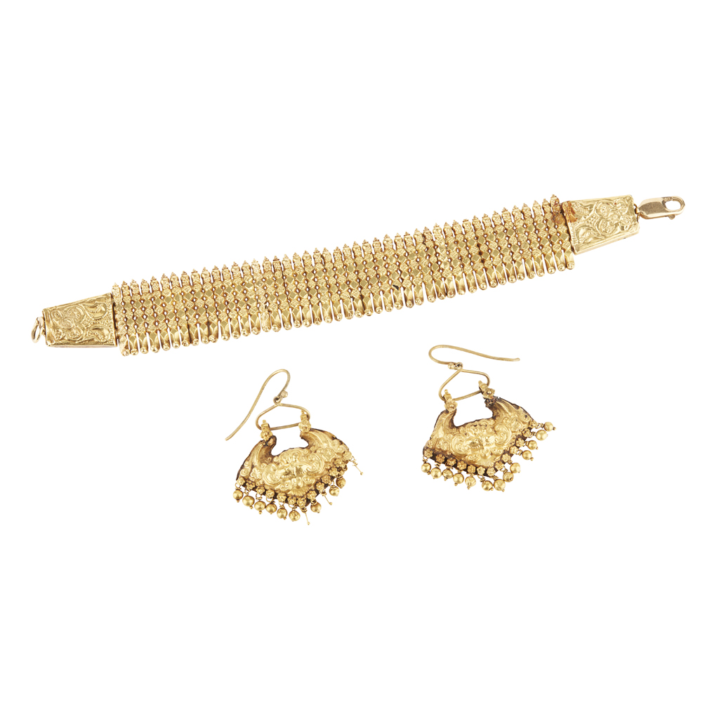 An Indian bracelet and pair of pendant earrings