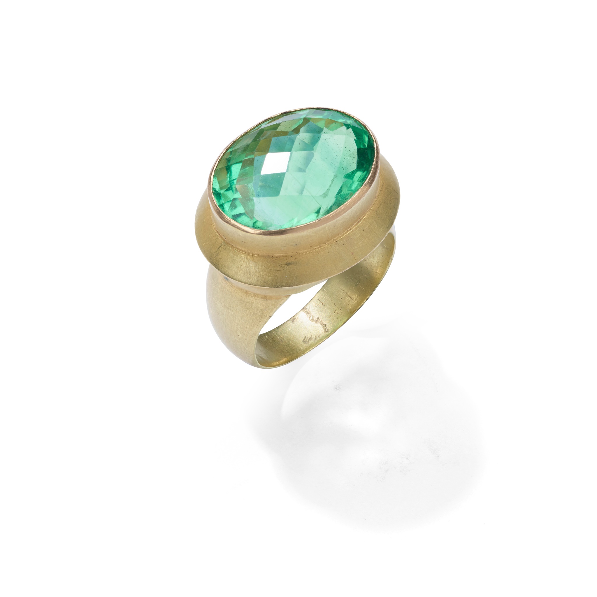 A fluorite single-stone ring