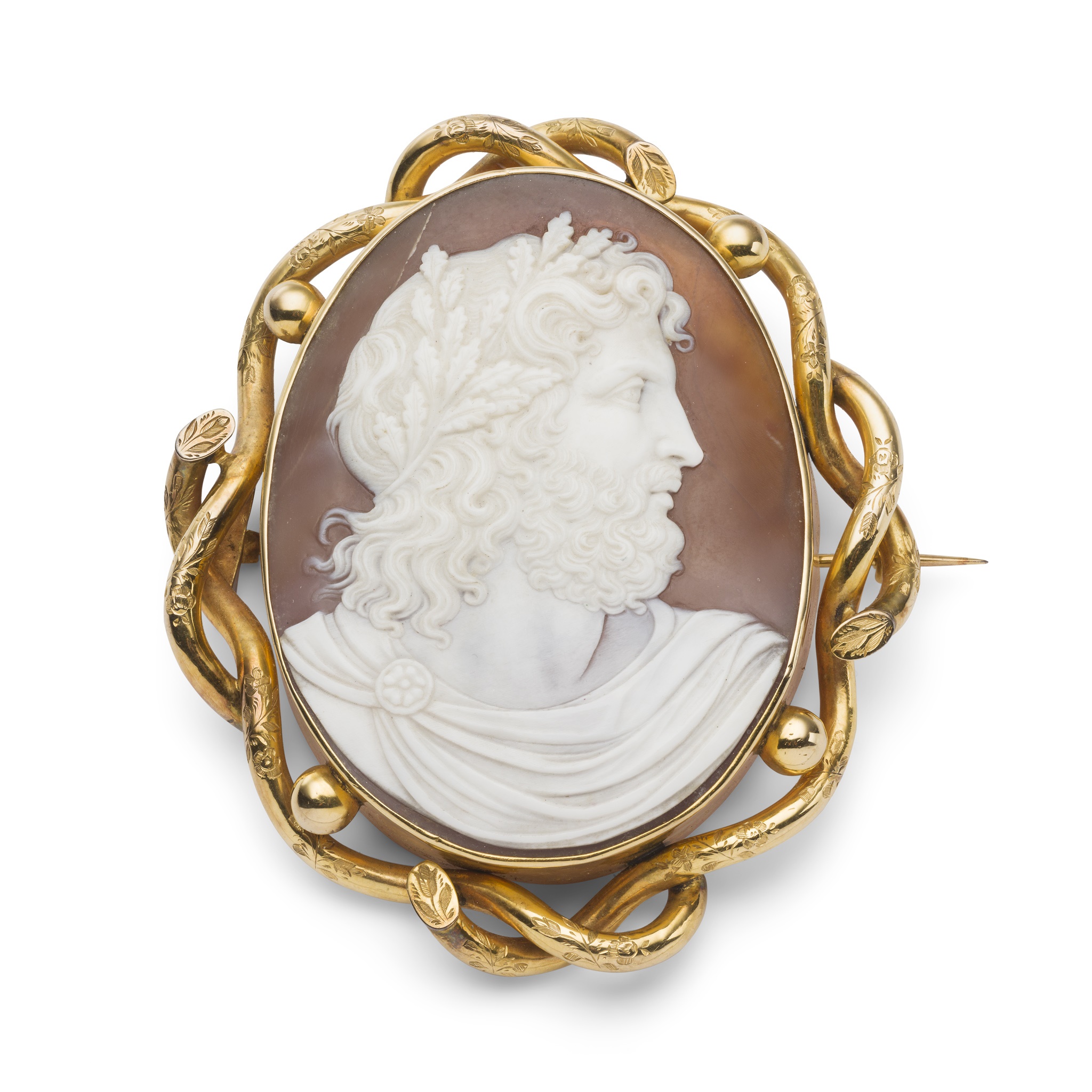 A shell cameo brooch