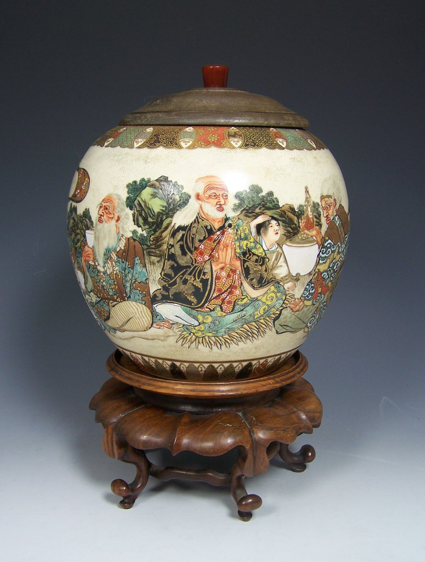 A Japanese 20th century satsuma globular jar