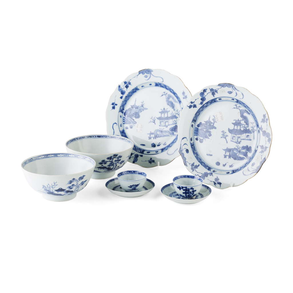 COLLECTION OF BLUE AND WHITE NANKING CARGO PORCELAIN