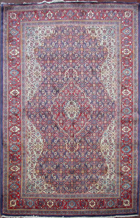 A Sarouk carpet