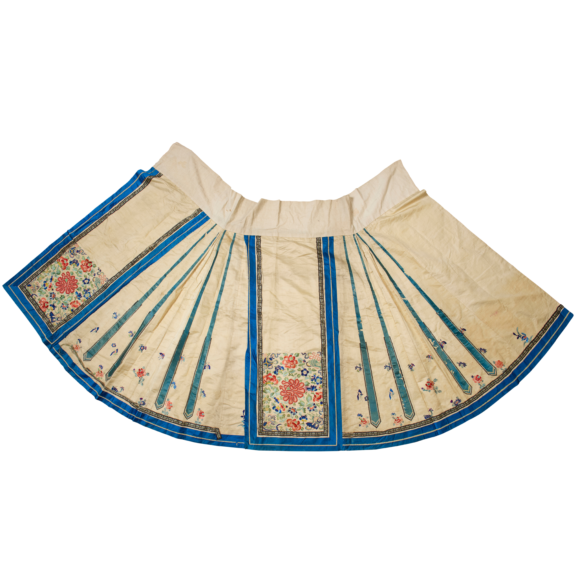 CHINESE IVORY-GROUND SILK EMBROIDERED PLEATED SKIRT