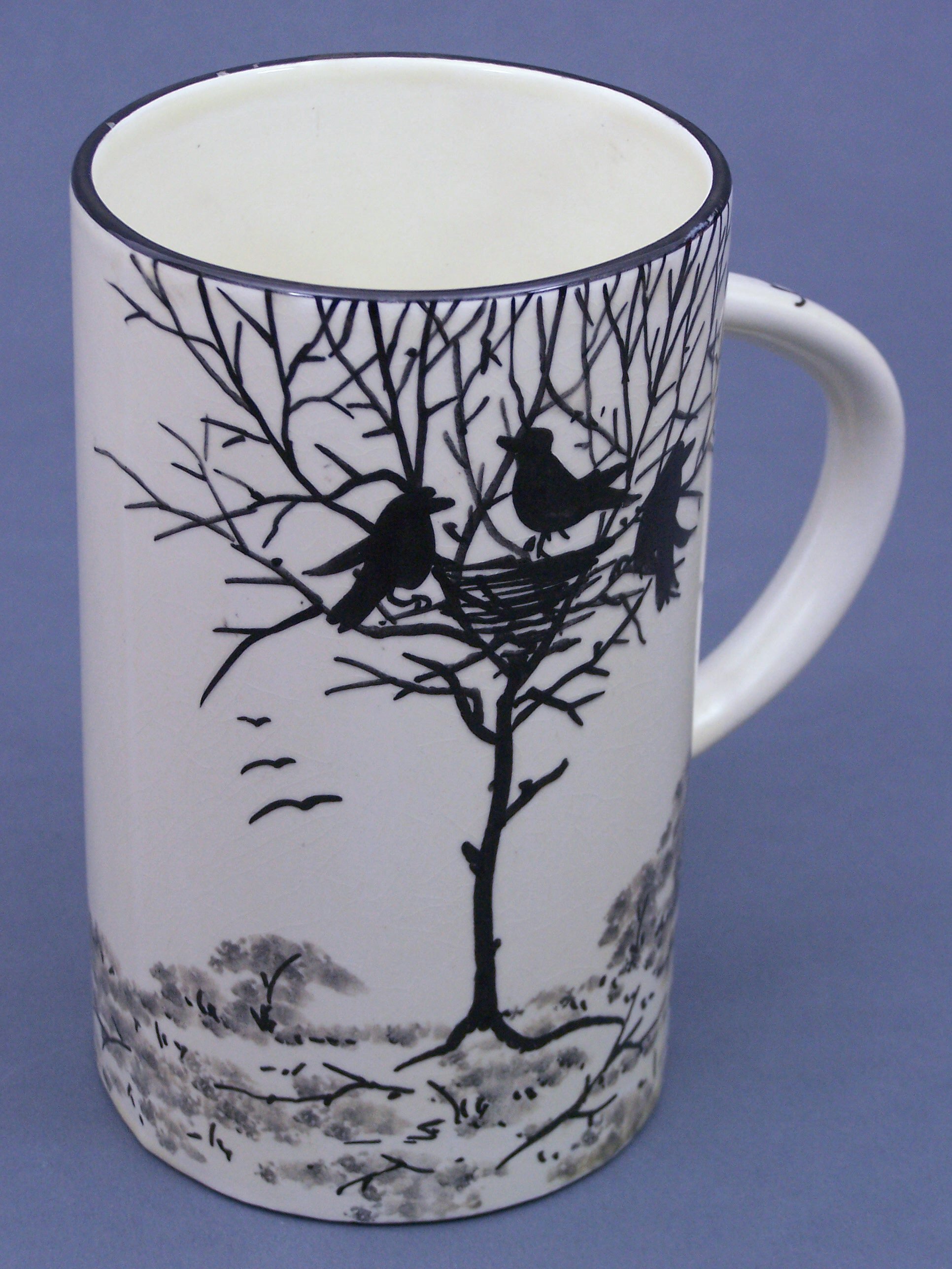 A Wemyss 'Earlshall' mug,