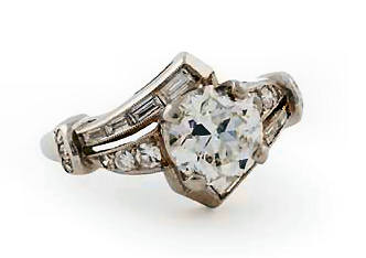 A diamond cluster ring