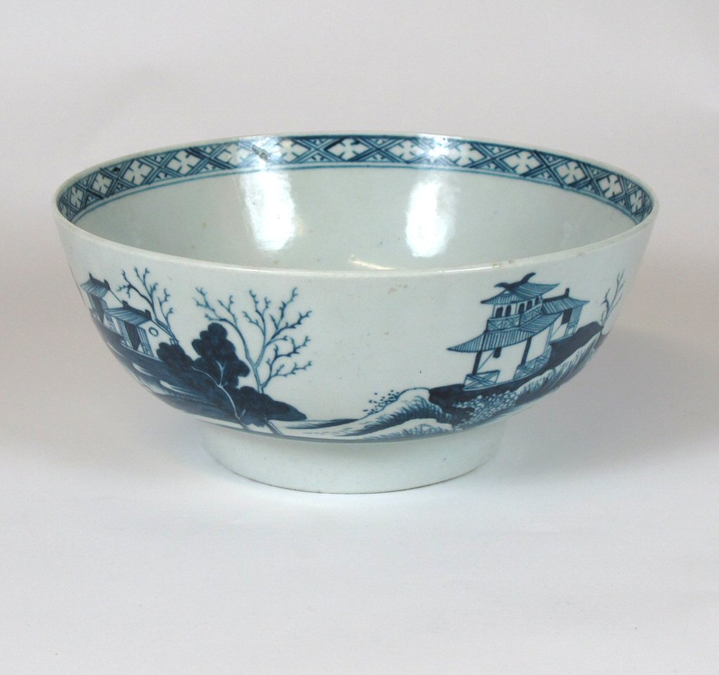 WORCESTER BLUE AND WHITE 'PRECIPICE' PATTERN BOWL