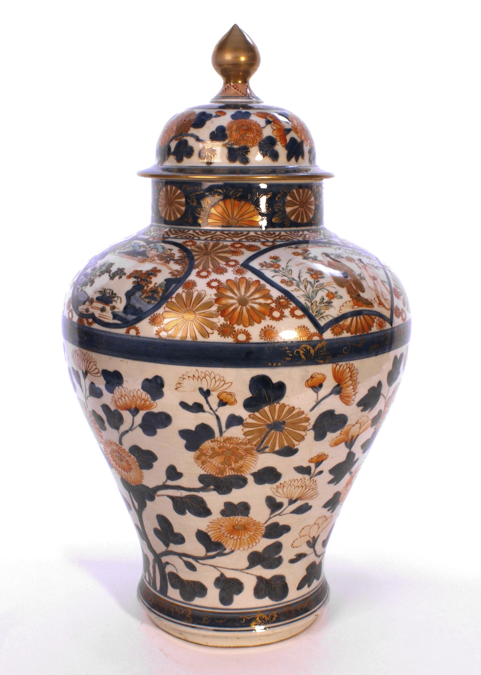IMARI VASE AND COVER