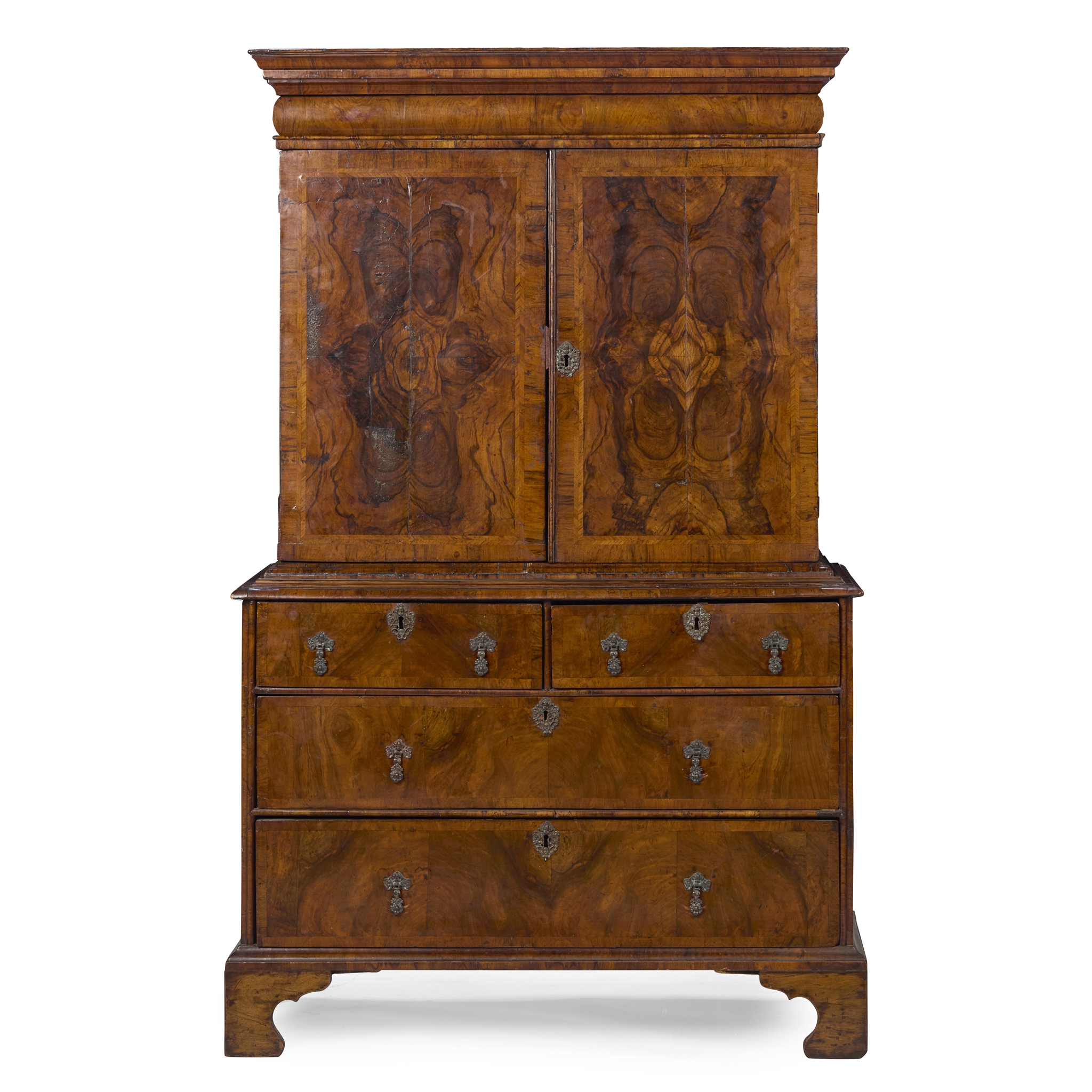 QUEEN ANNE WALNUT CABINET-ON-CHEST