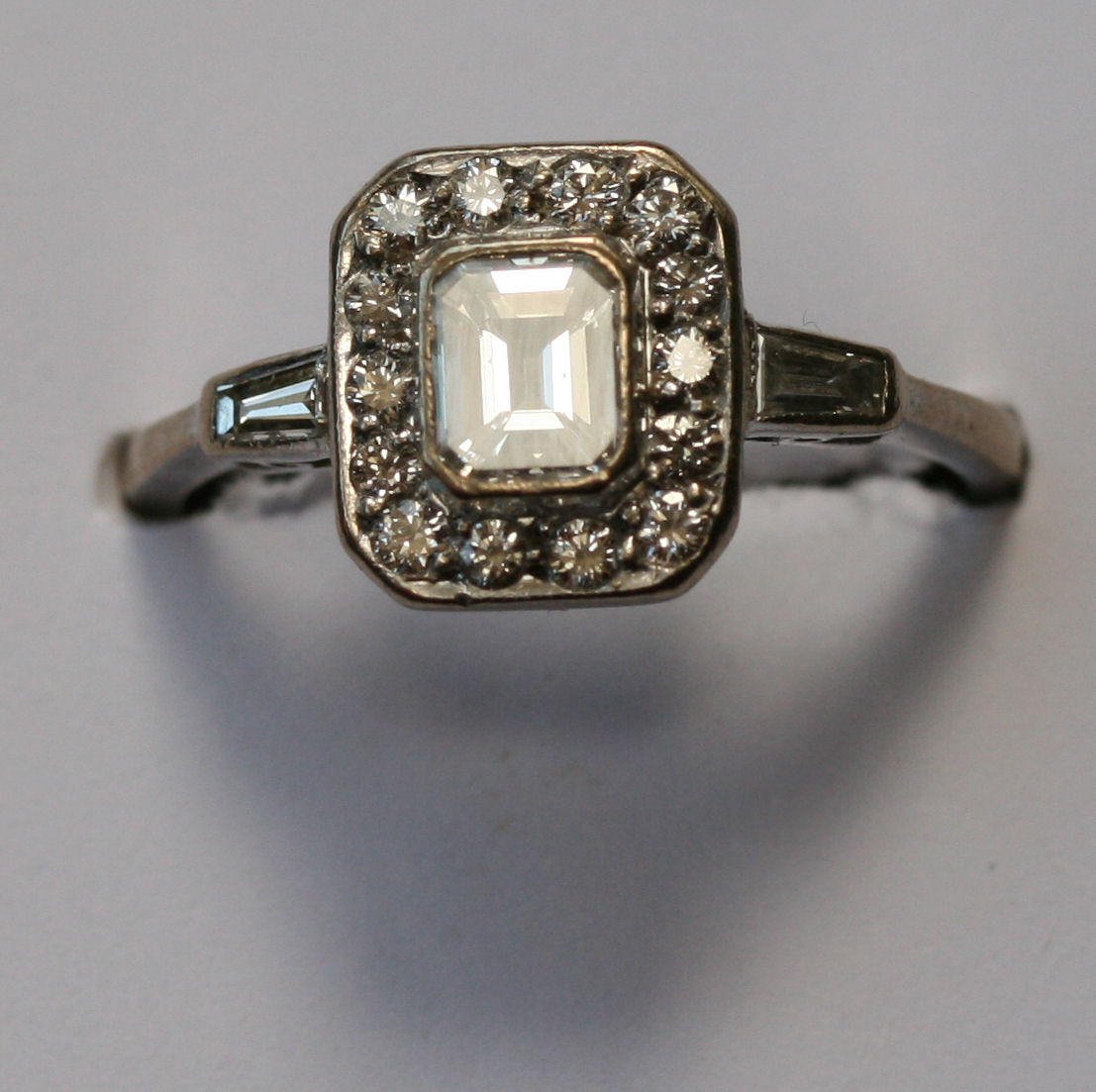 An Art Deco diamond cluster ring