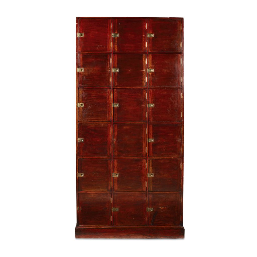 LARGE MAHOGANY ESTATE CUPBOARD