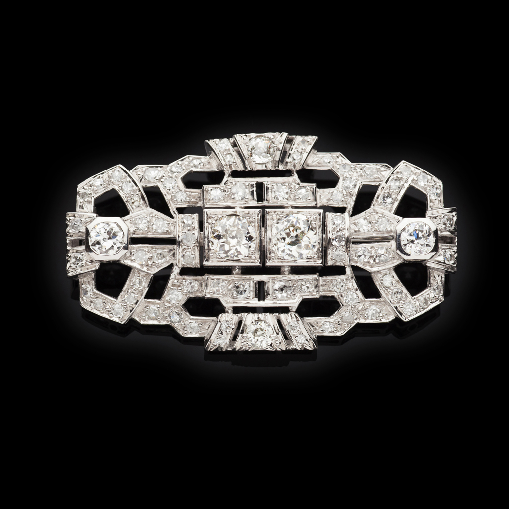An Art Deco diamond set brooch