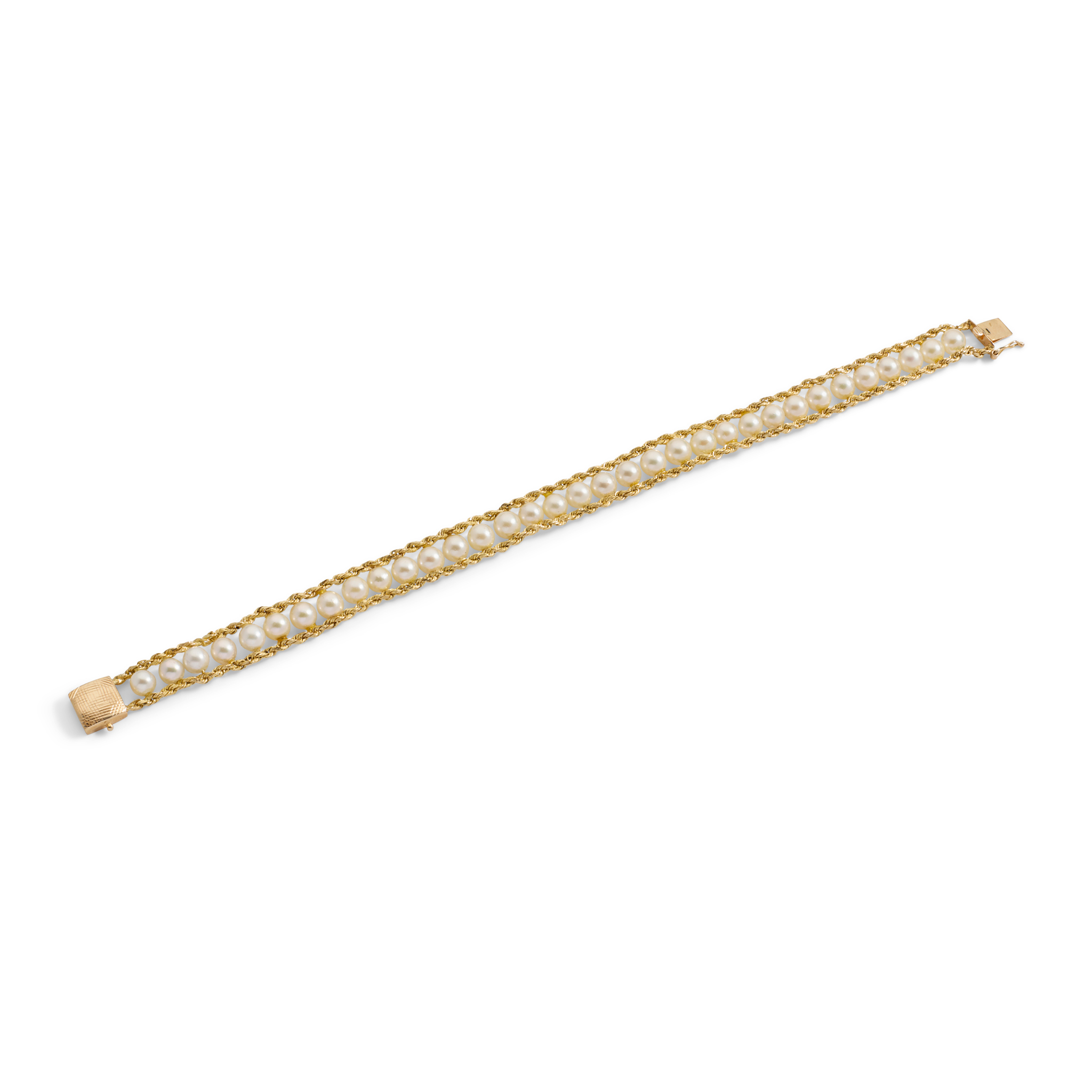 A pearl bracelet
