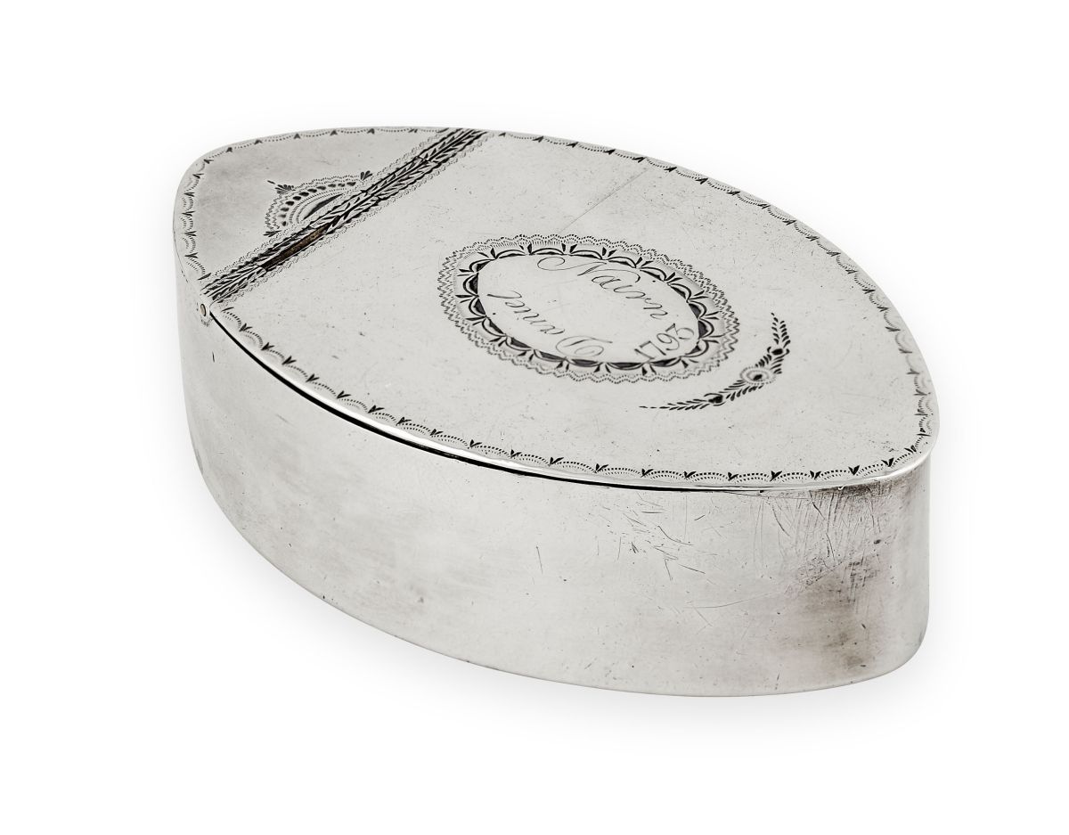 A George III snuff box