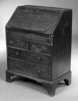An early Georgian oak bureau