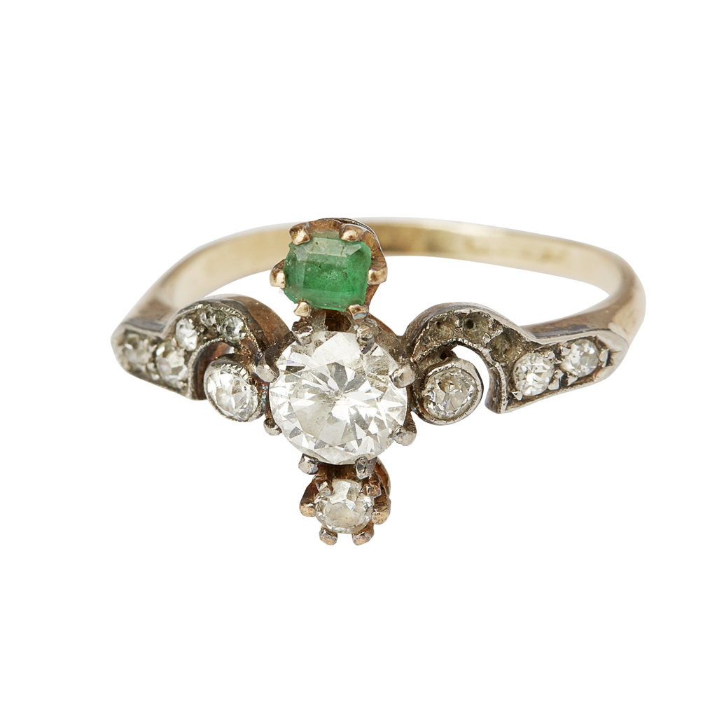 A Belle Époque diamond and emerald set ring