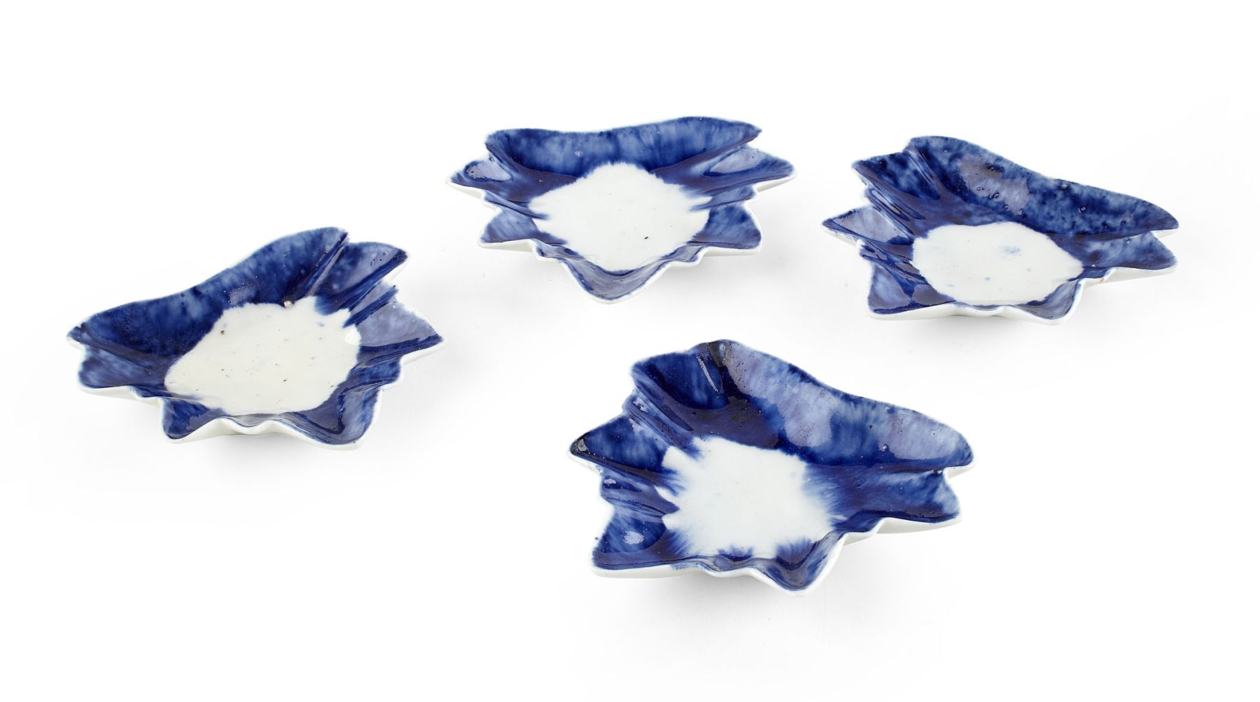 SET OF FOUR WESTPANS PORCELAIN TOBACCO LEAF PICKLE DISHES