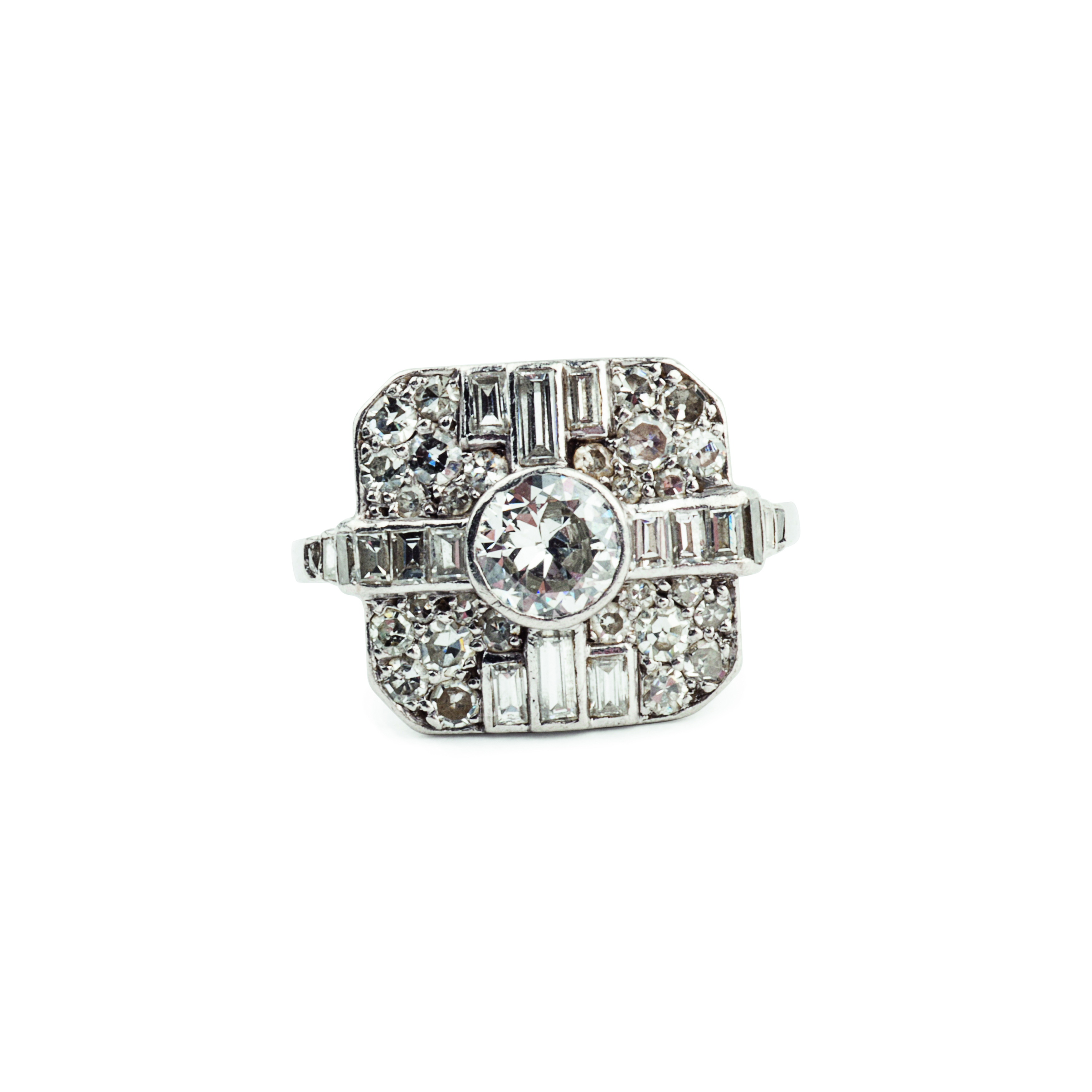 An Art Deco diamond set ring