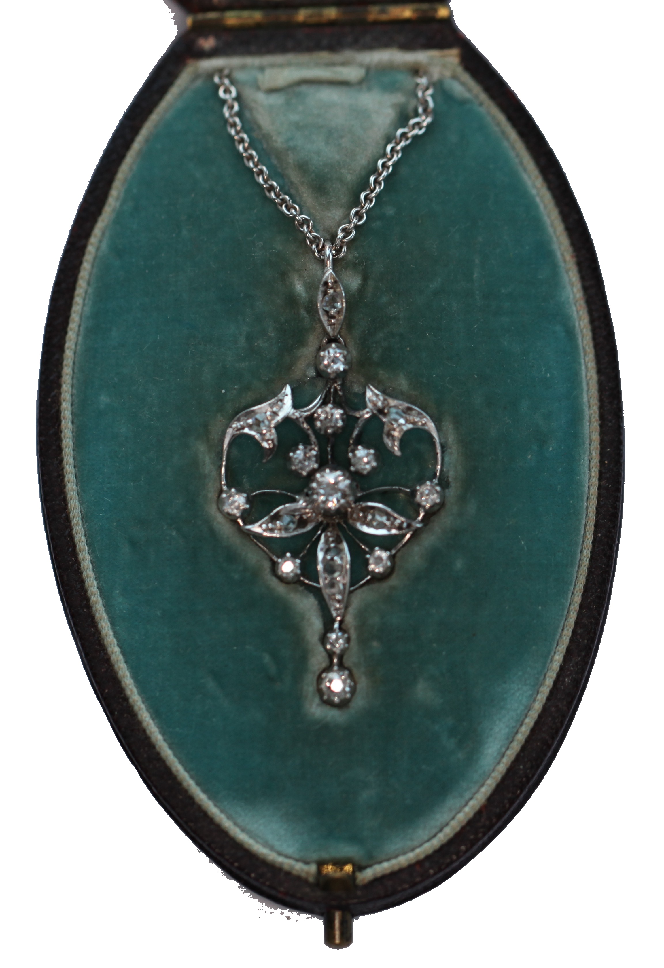 An Edwardian diamond set necklace