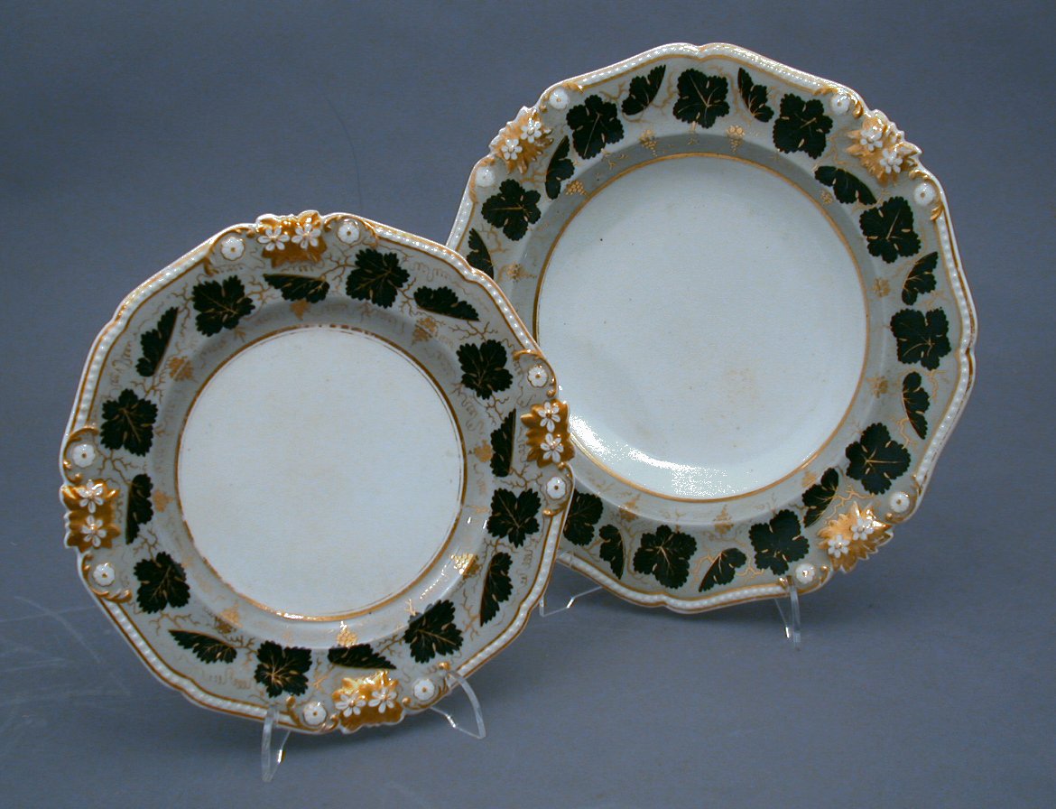 A Bloor Derby dinner service