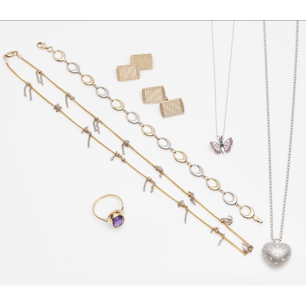 A collection of jewellery