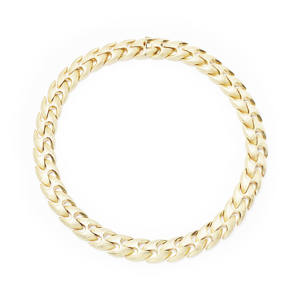 A contemporary 18ct gold necklace