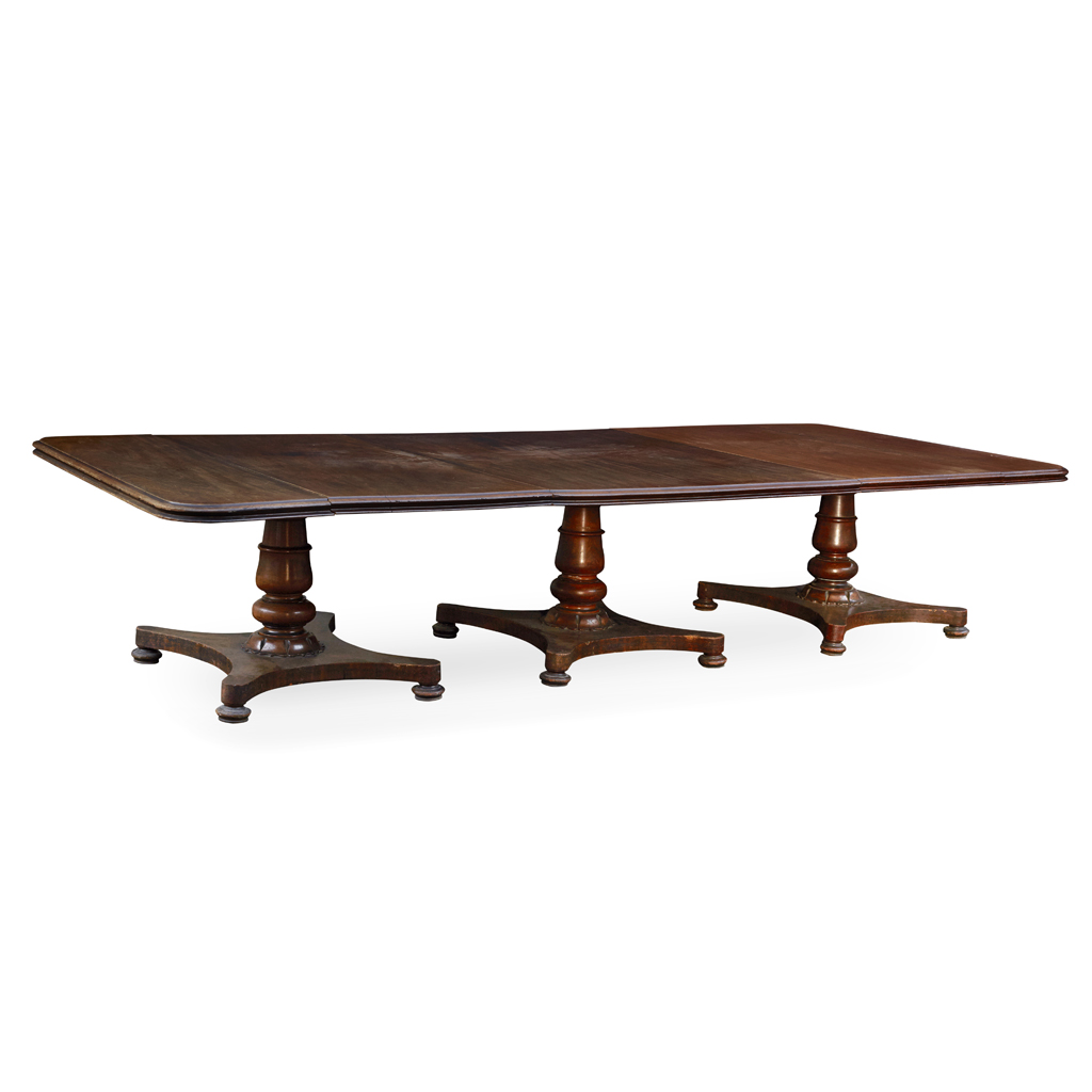 WILLIAM IV MAHOGANY TRIPLE PEDESTAL DINING TABLE