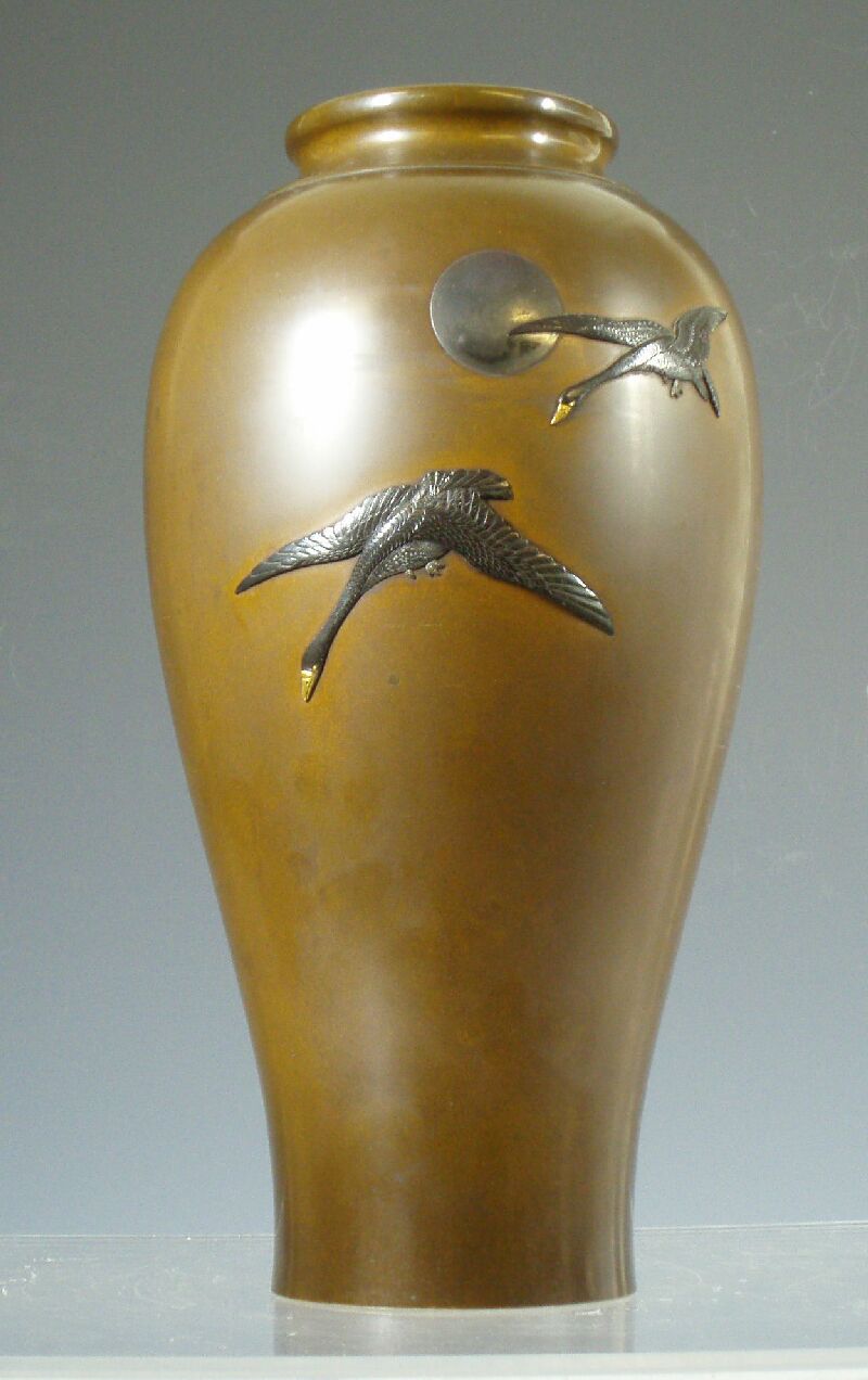 A Japanese Meiji/Taisho period bronze vase