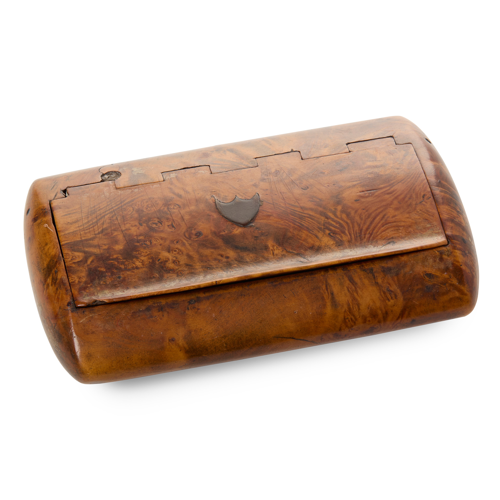 A VICTORIAN WALNUT SNUFF BOX