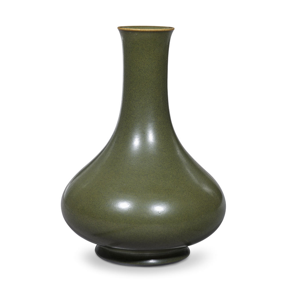 FINE TEA-DUST GLAZED PEAR-SHAPED VASE