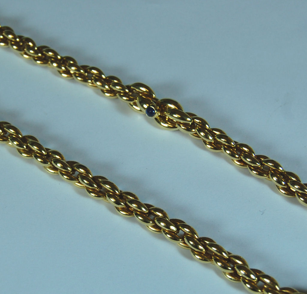 A modern 18ct yellow gold necklace