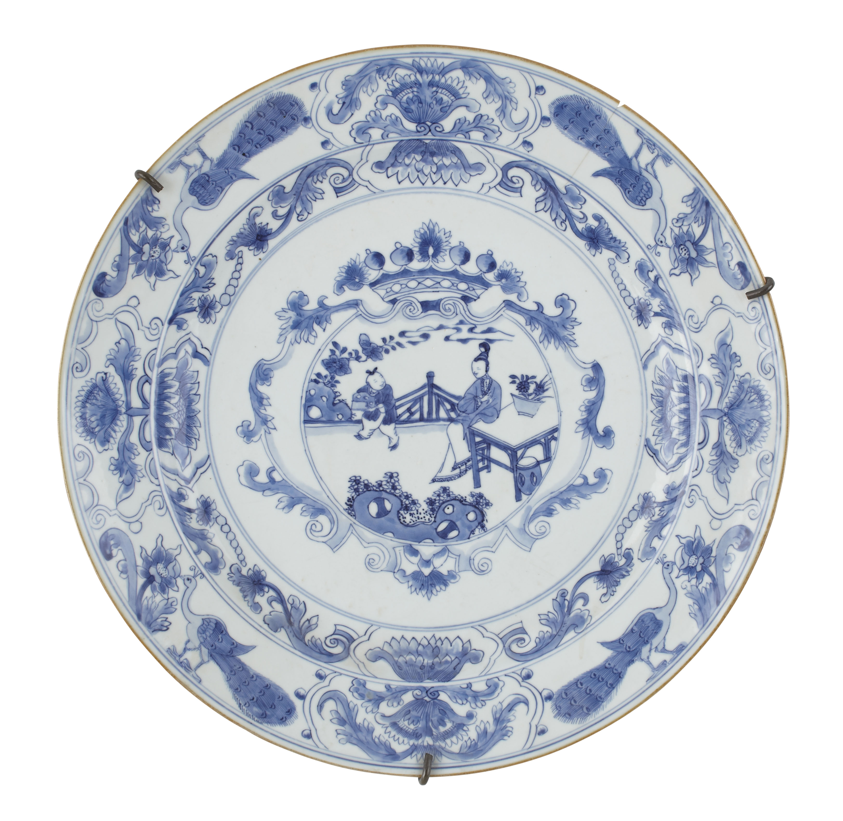 CHINESE EXPORT BLUE AND WHITE ARMORIAL DISH