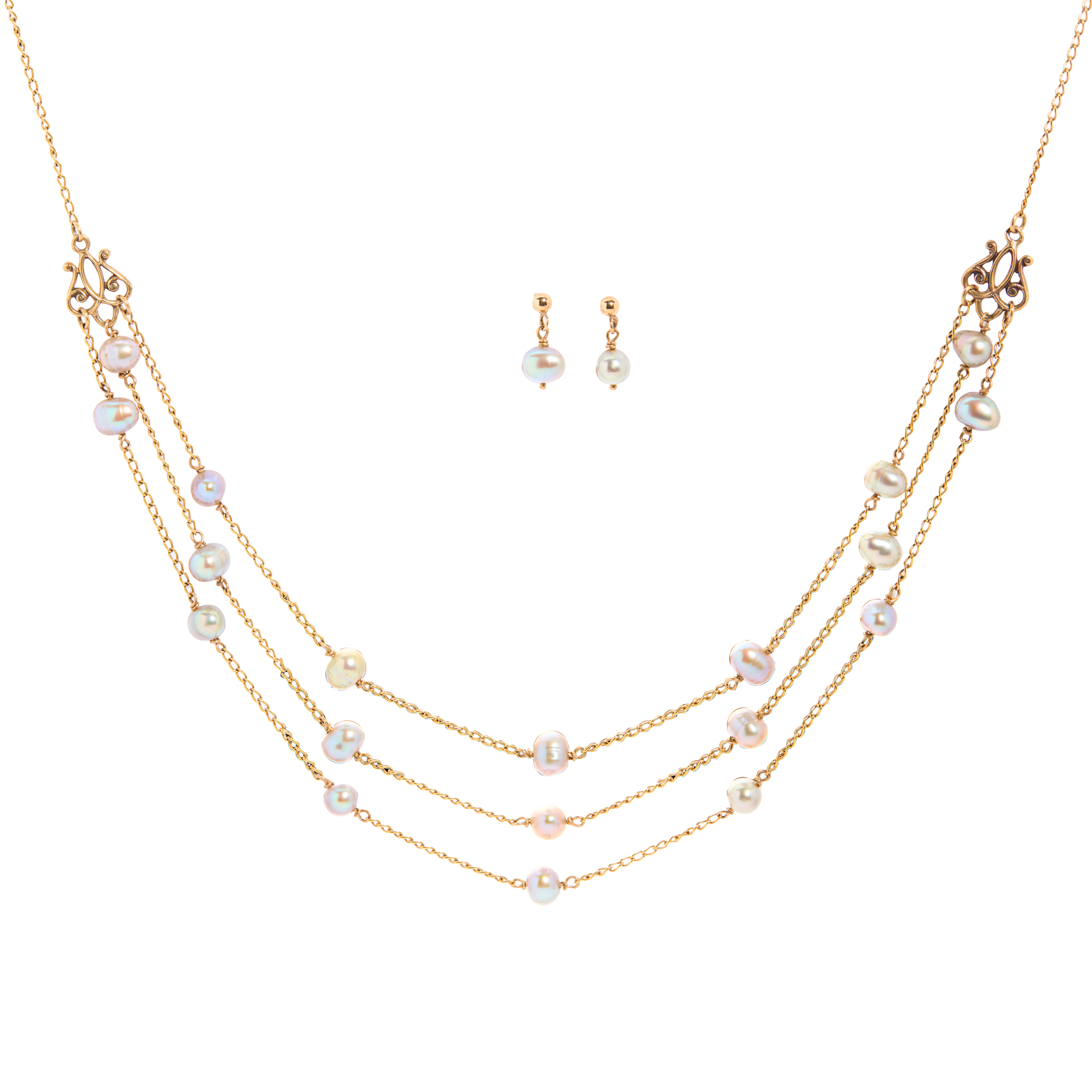 A Tahitian pearl necklace and matching earrings