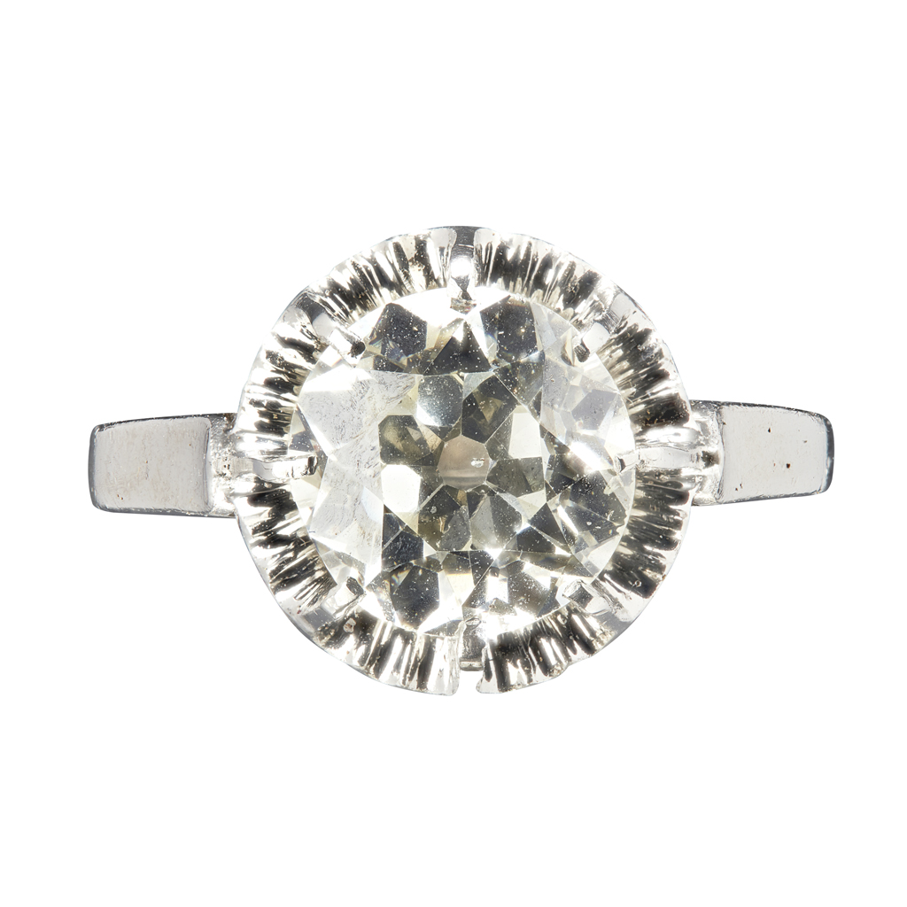 A single stone diamond ring