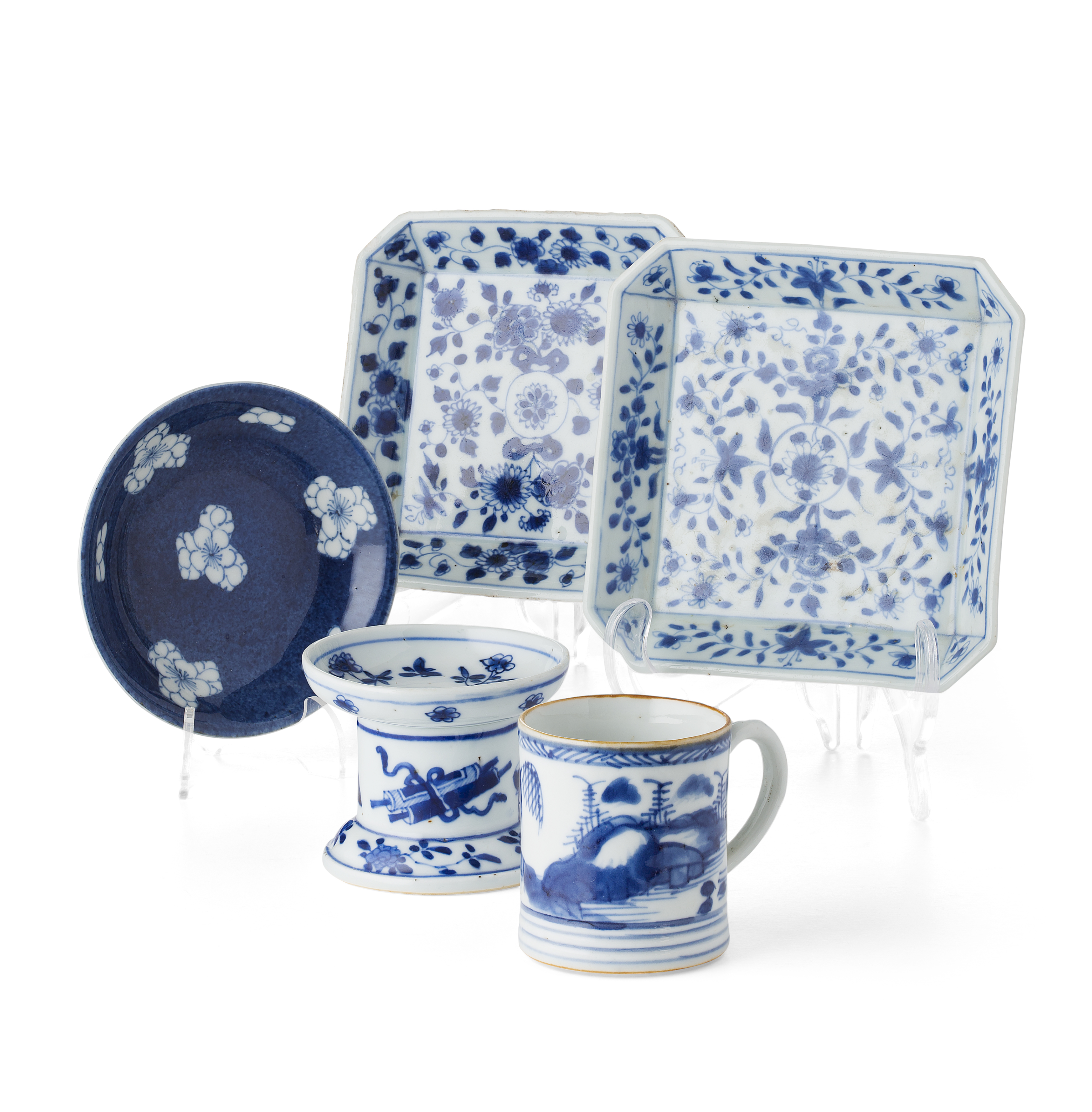 GROUP OF BLUE AND WHITE WARES